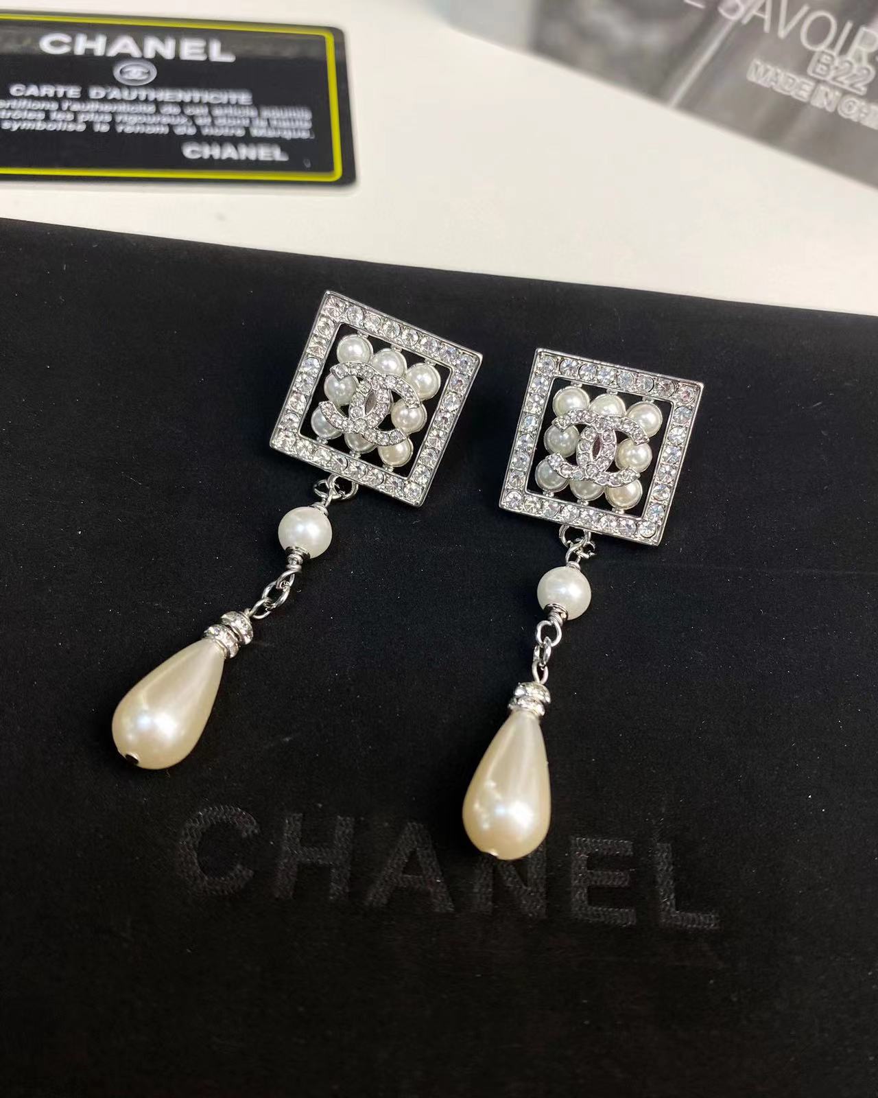 CHANE1 スクエアパールピアス【50％割引+送料無料】