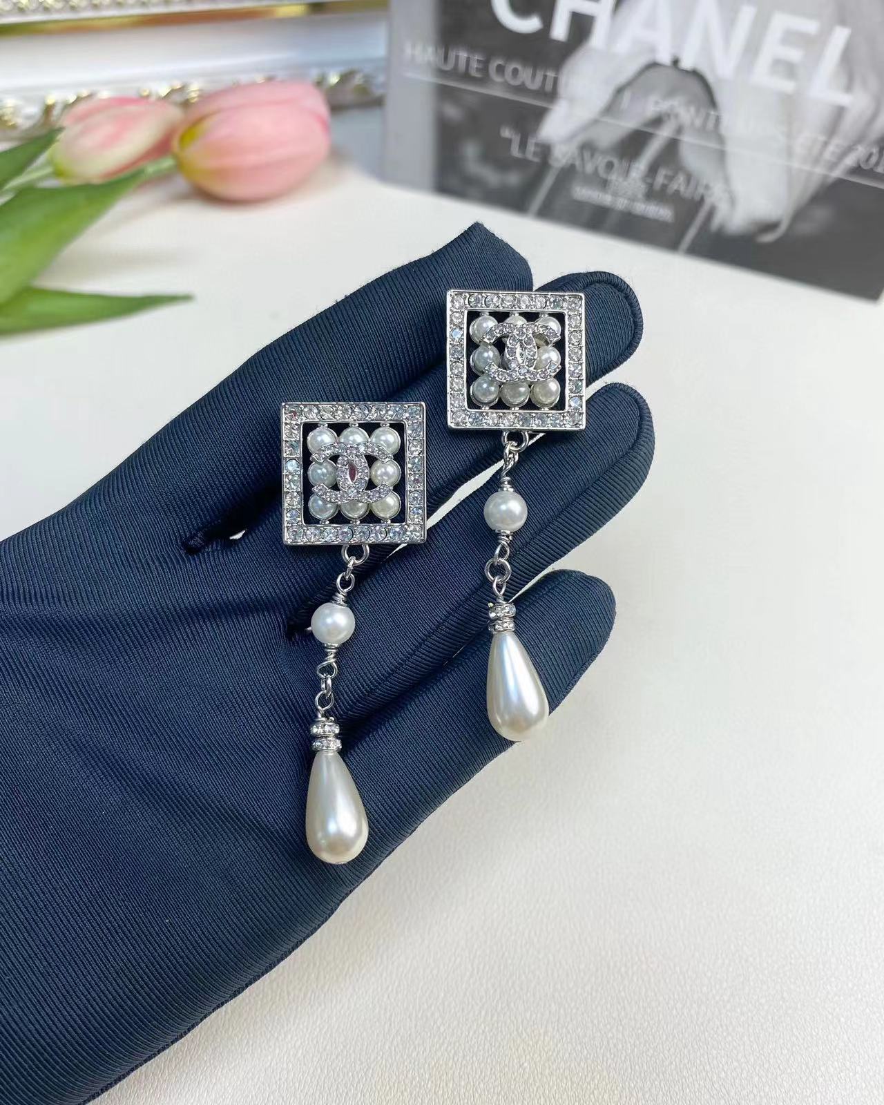 CHANE1 スクエアパールピアス【50％割引+送料無料】