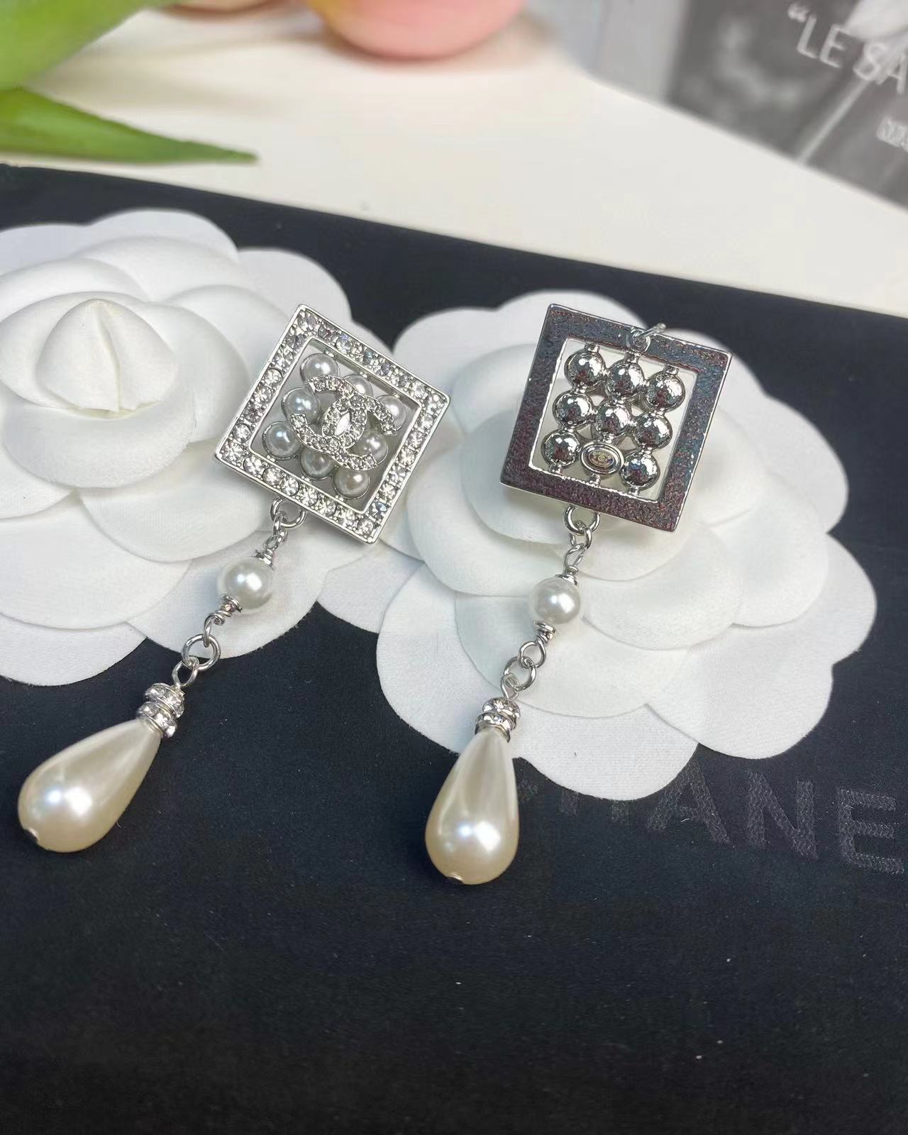 CHANE1 スクエアパールピアス【50％割引+送料無料】