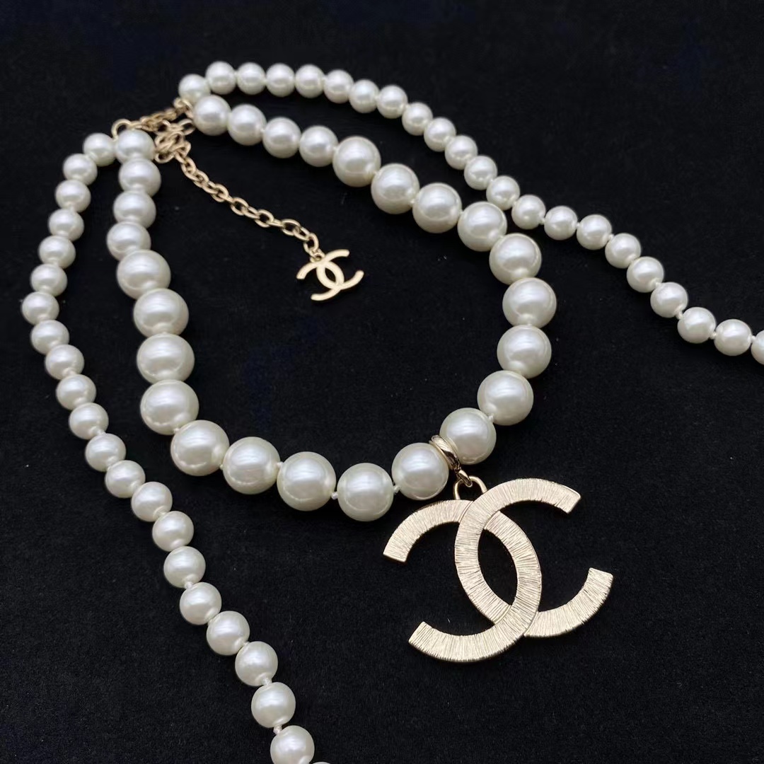 CHANE1 ダブルC ラージロゴパールイヤホンネックレス【50％割引+送料無料】