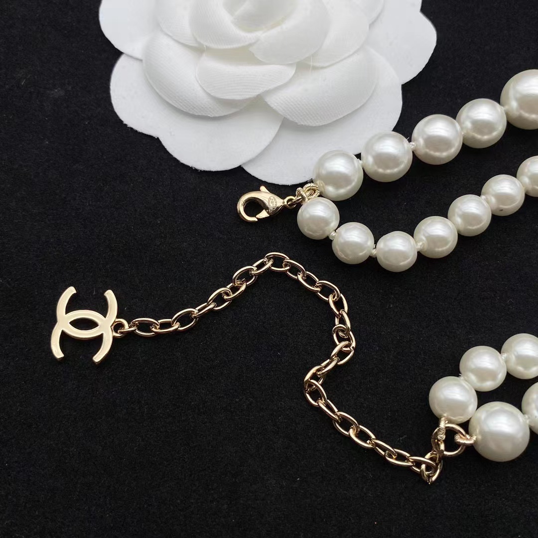 CHANE1 ダブルC ラージロゴパールイヤホンネックレス【50％割引+送料無料】