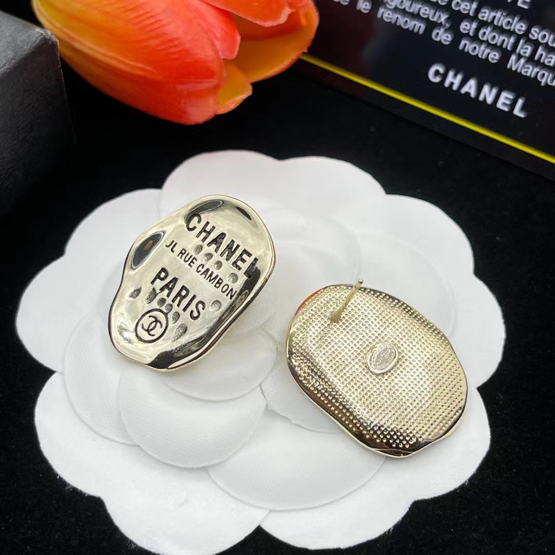 CHANE1 レターオーバルスタッドピアス【50％割引+送料無料】