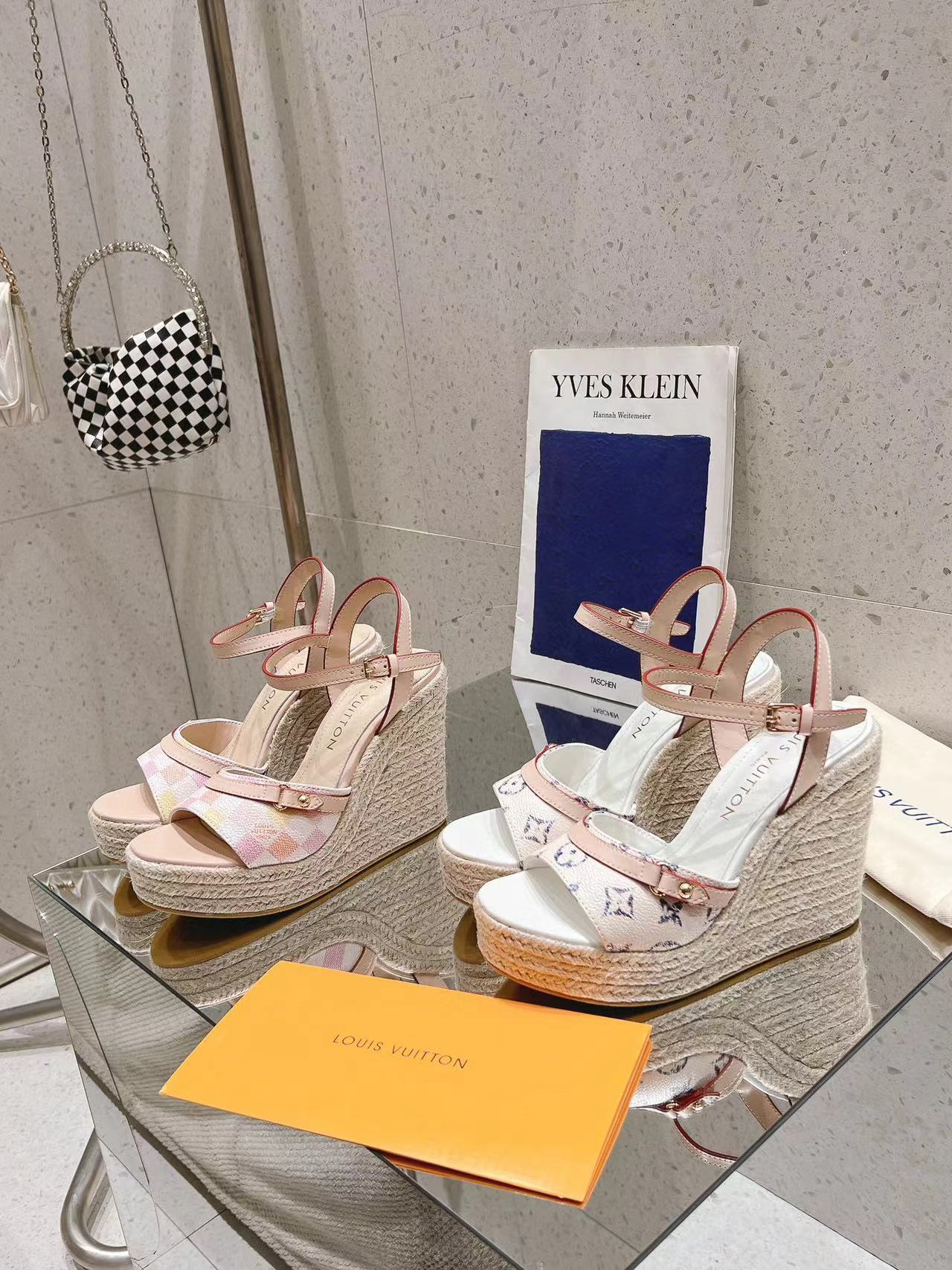 LV高品質ウェッジストローサンダル【50％割引+送料無料】