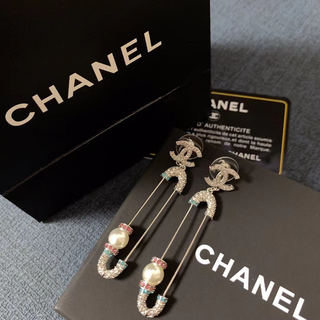 CHANE1 ダブルCロゴ イヤリング【50％割引+送料無料】