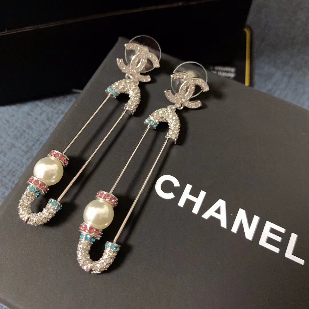 CHANE1 ダブルCロゴ イヤリング【50％割引+送料無料】