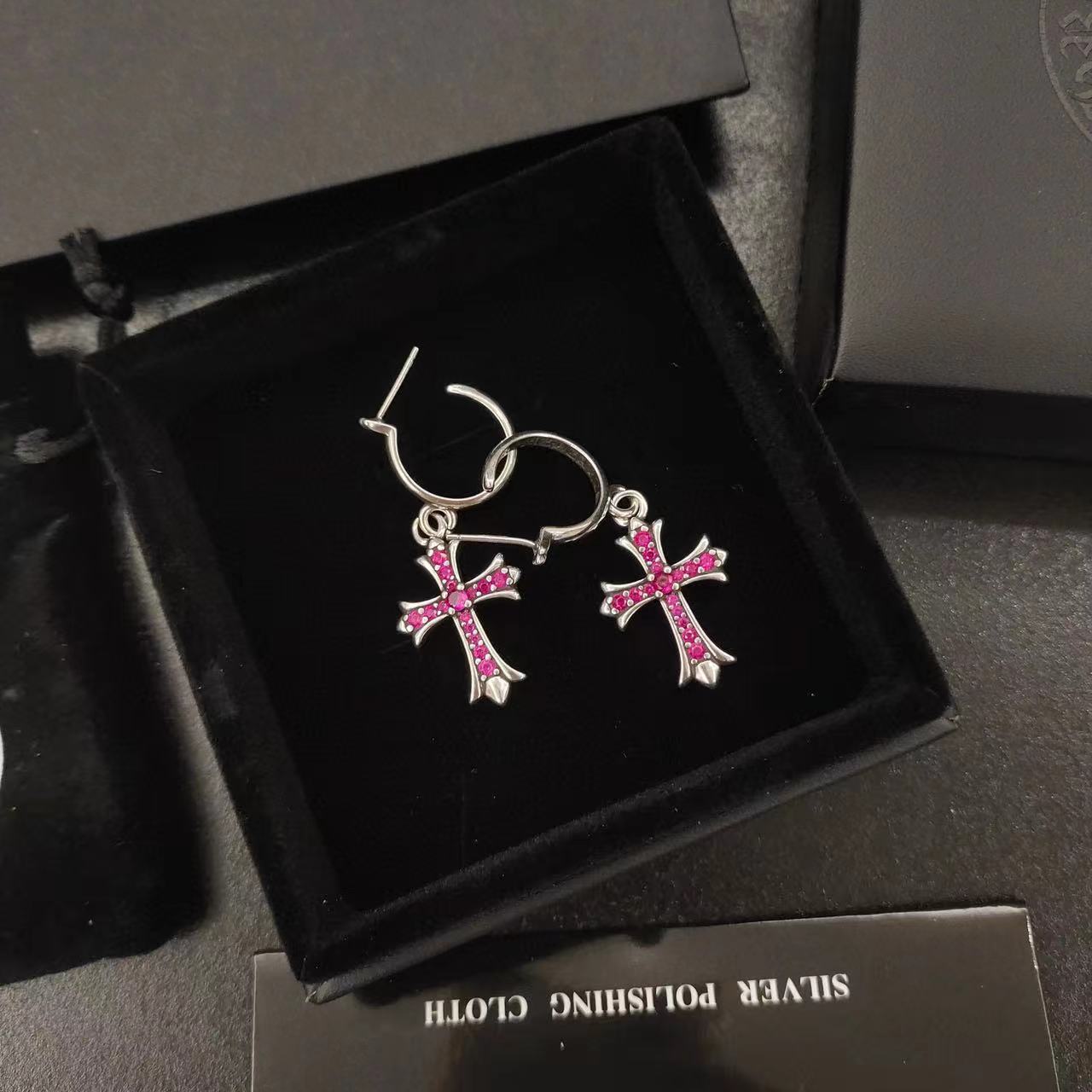 Chr0me Hearts クロスイヤリング【50％割引+送料無料】