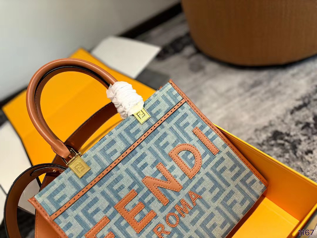 FEND1 TOTE FFハンドバッグ【50％割引+送料無料】