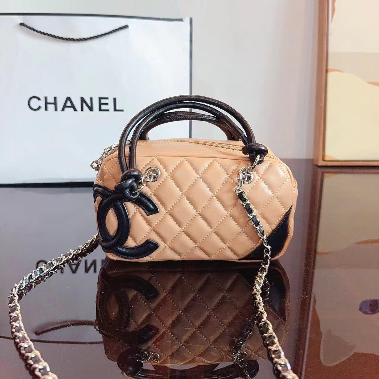 CHANE1 ダブルCロゴ ハンドバッグ【50％割引+送料無料】