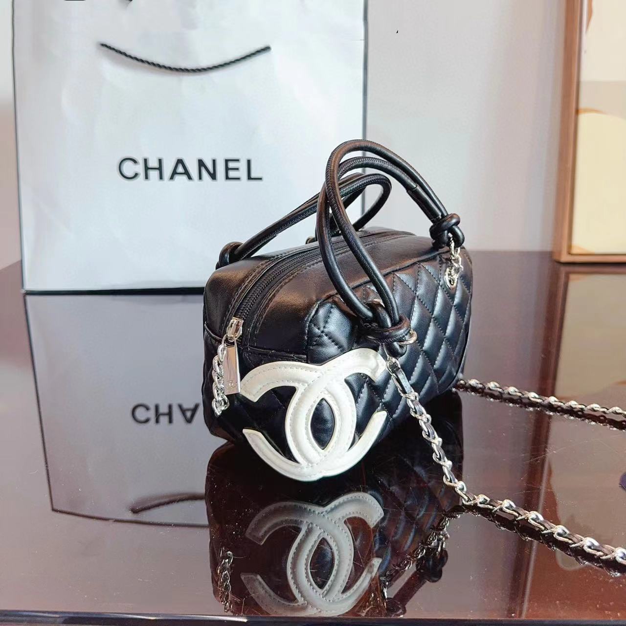 CHANE1 ダブルCロゴ ハンドバッグ【50％割引+送料無料】