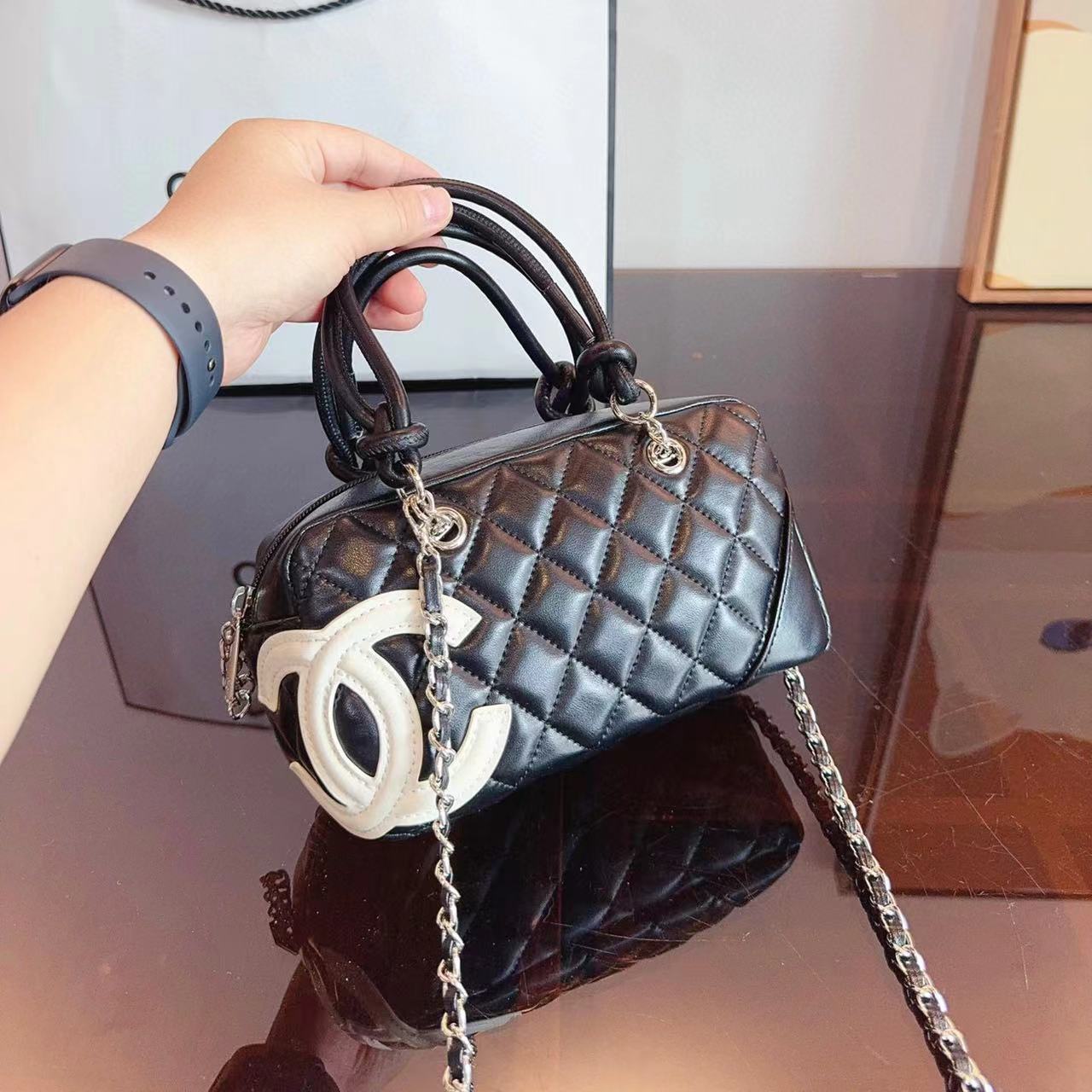 CHANE1 ダブルCロゴ ハンドバッグ【50％割引+送料無料】