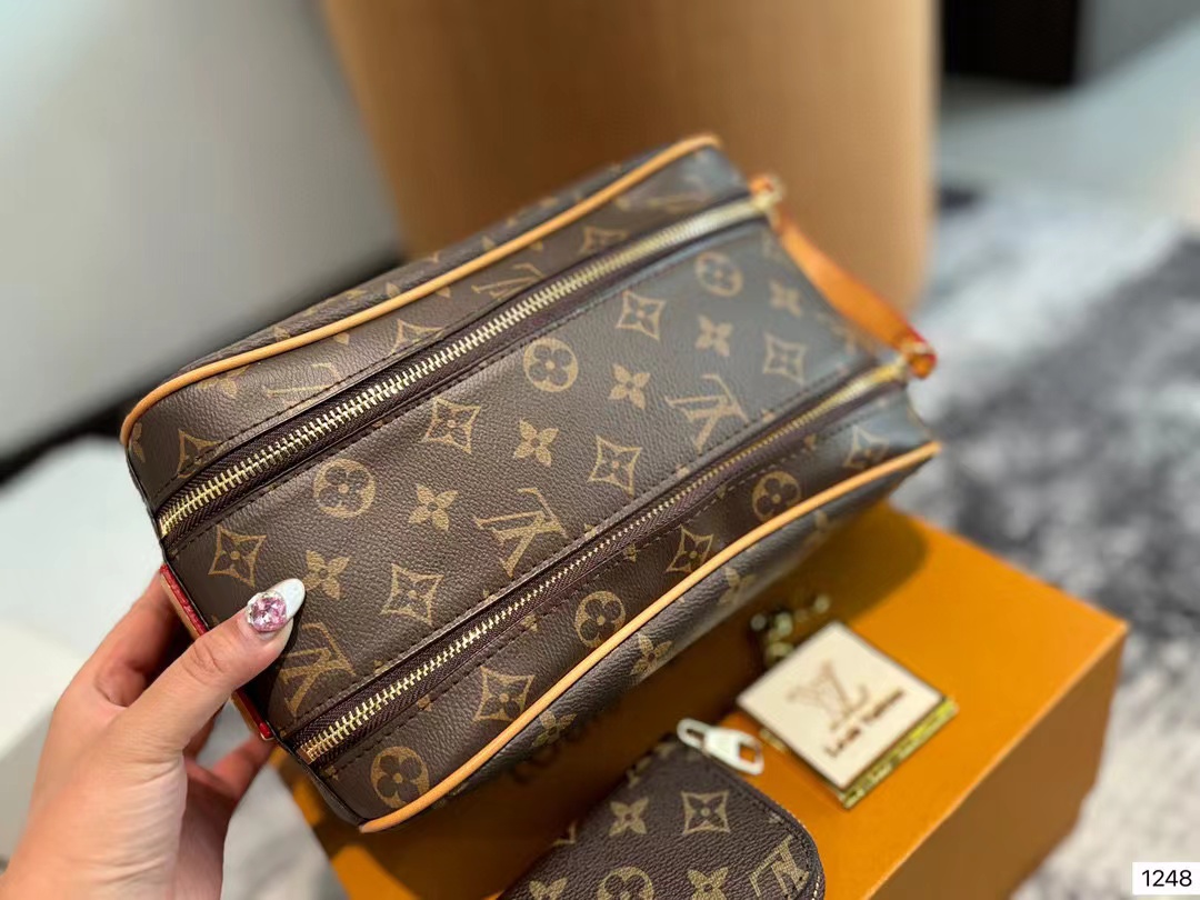 LV コスメポーチ+財布 2点セット【50％割引+送料無料】