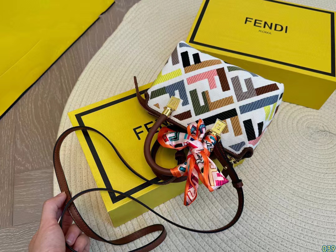 FEND1 FF カラフルトートバッグ【50％割引+送料無料】