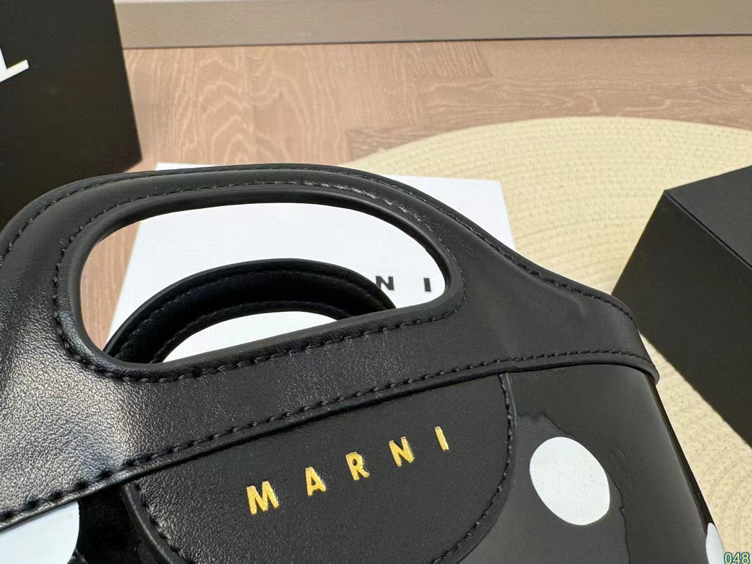 Marni ウェーブポイント 野菜かごハンドバッグ【50％割引+送料無料】
