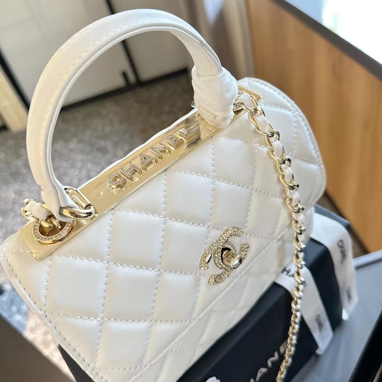 CHANE1 ブラックゴールド ハンドバッグ【50％割引+送料無料】