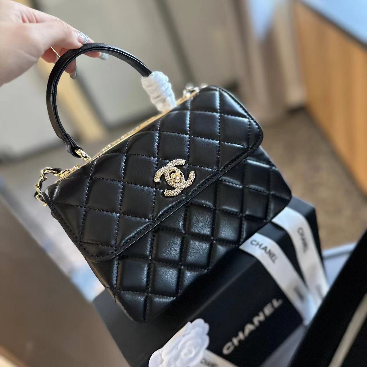CHANE1 ブラックゴールド ハンドバッグ【50％割引+送料無料】