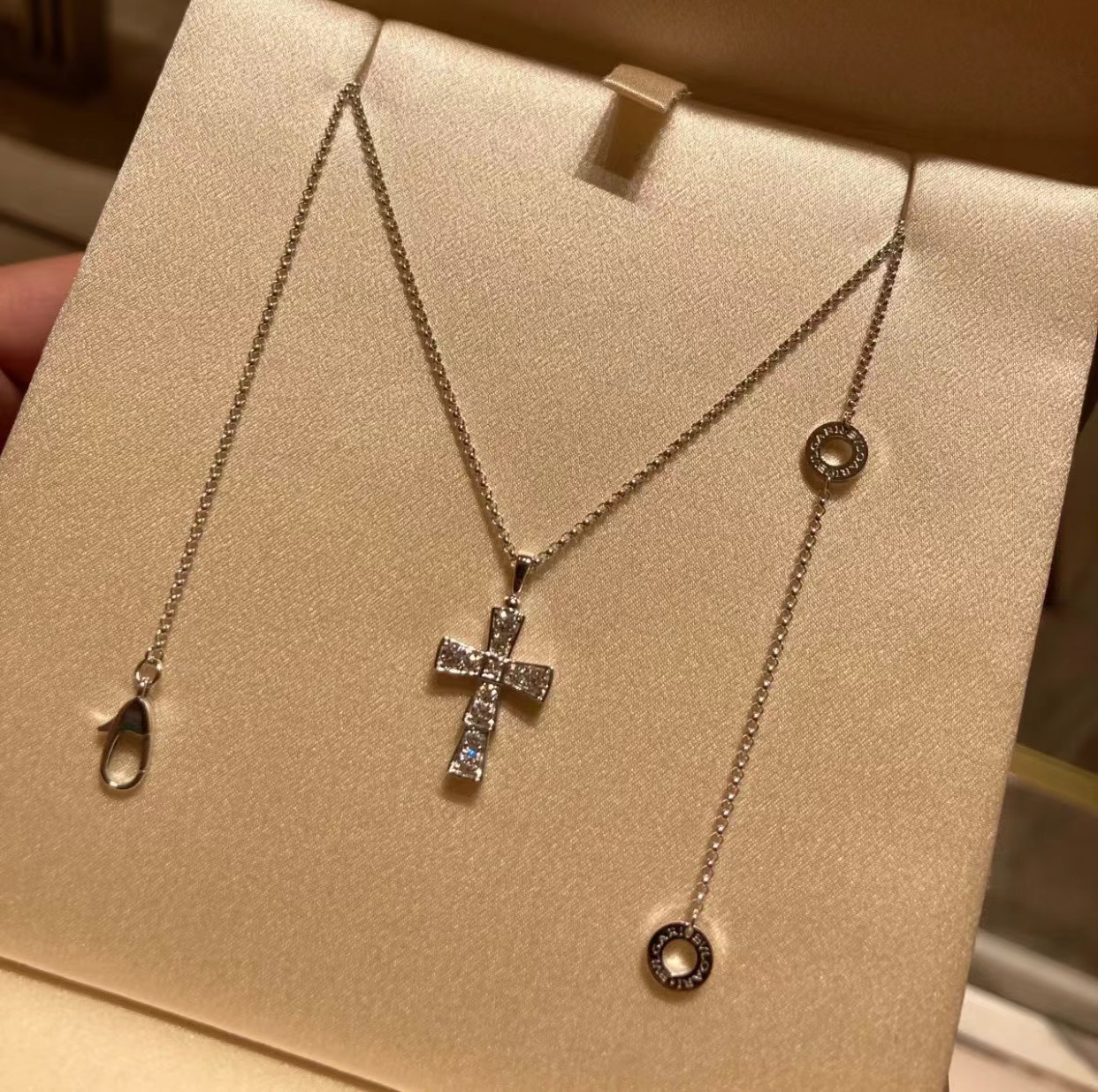 BVLGAR1 クロス ダイヤモンド ネックレス【50％割引+送料無料】