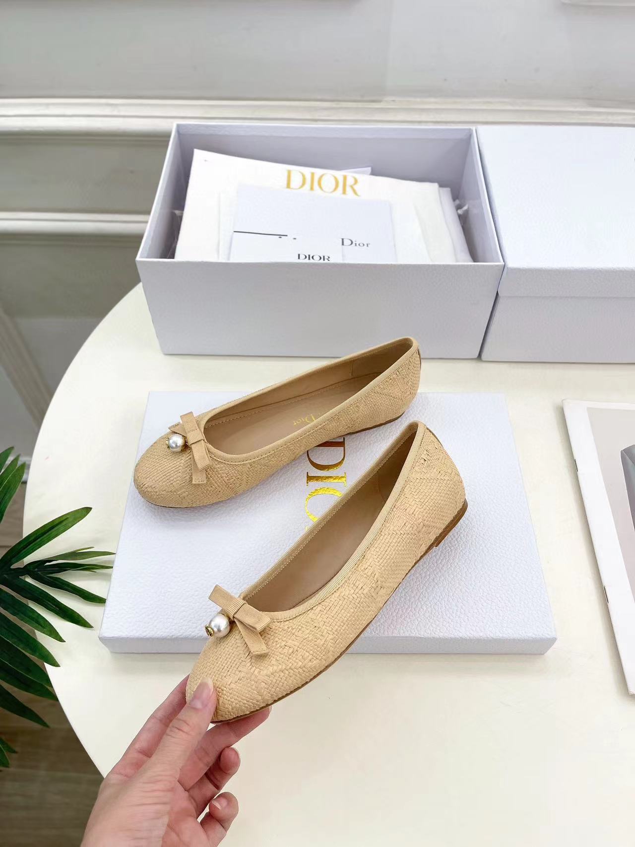 DI0R 高級パールフラットサンダル【50％割引+送料無料】