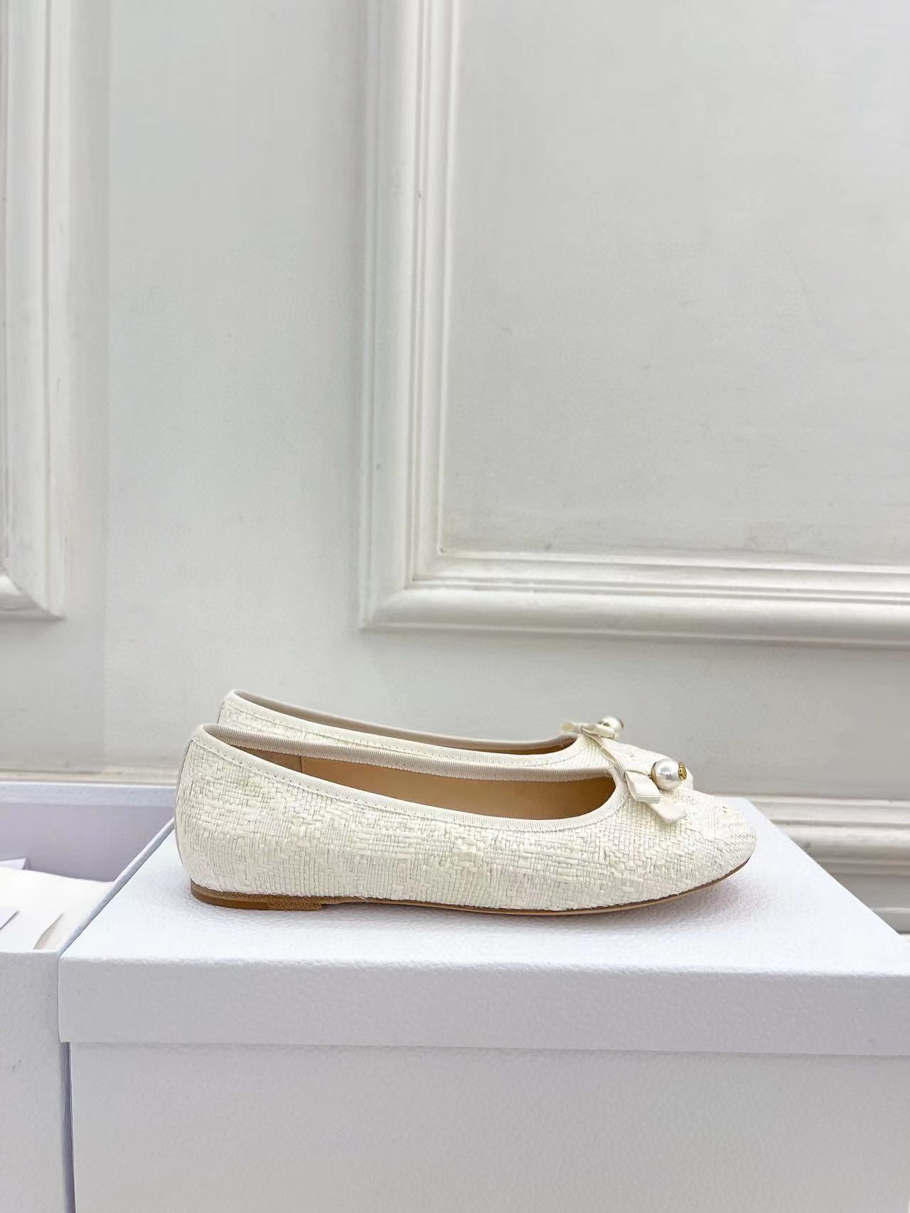 DI0R 高級パールフラットサンダル【50％割引+送料無料】