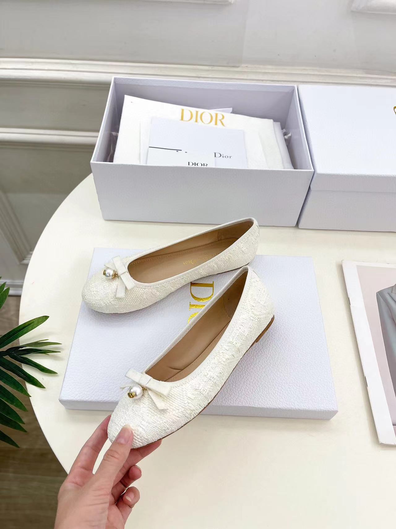 DI0R 高級パールフラットサンダル【50％割引+送料無料】