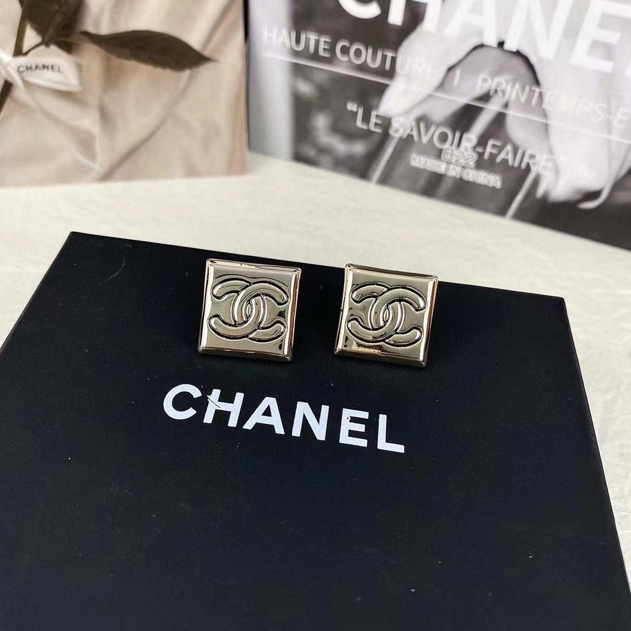 CHANE1 ダブルC スクエア スタッド ピアス【50％割引+送料無料】