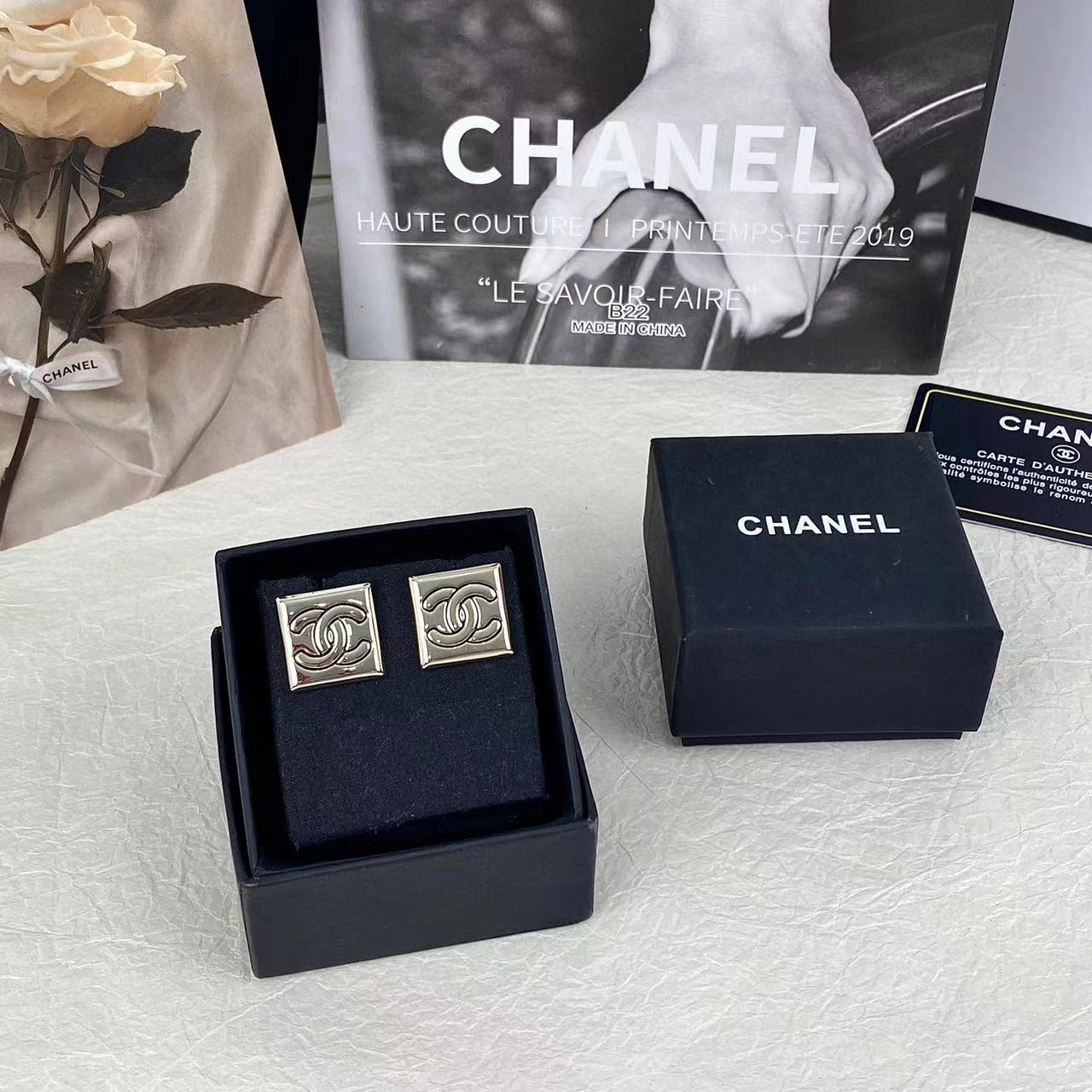 CHANE1 ダブルC スクエア スタッド ピアス【50％割引+送料無料】