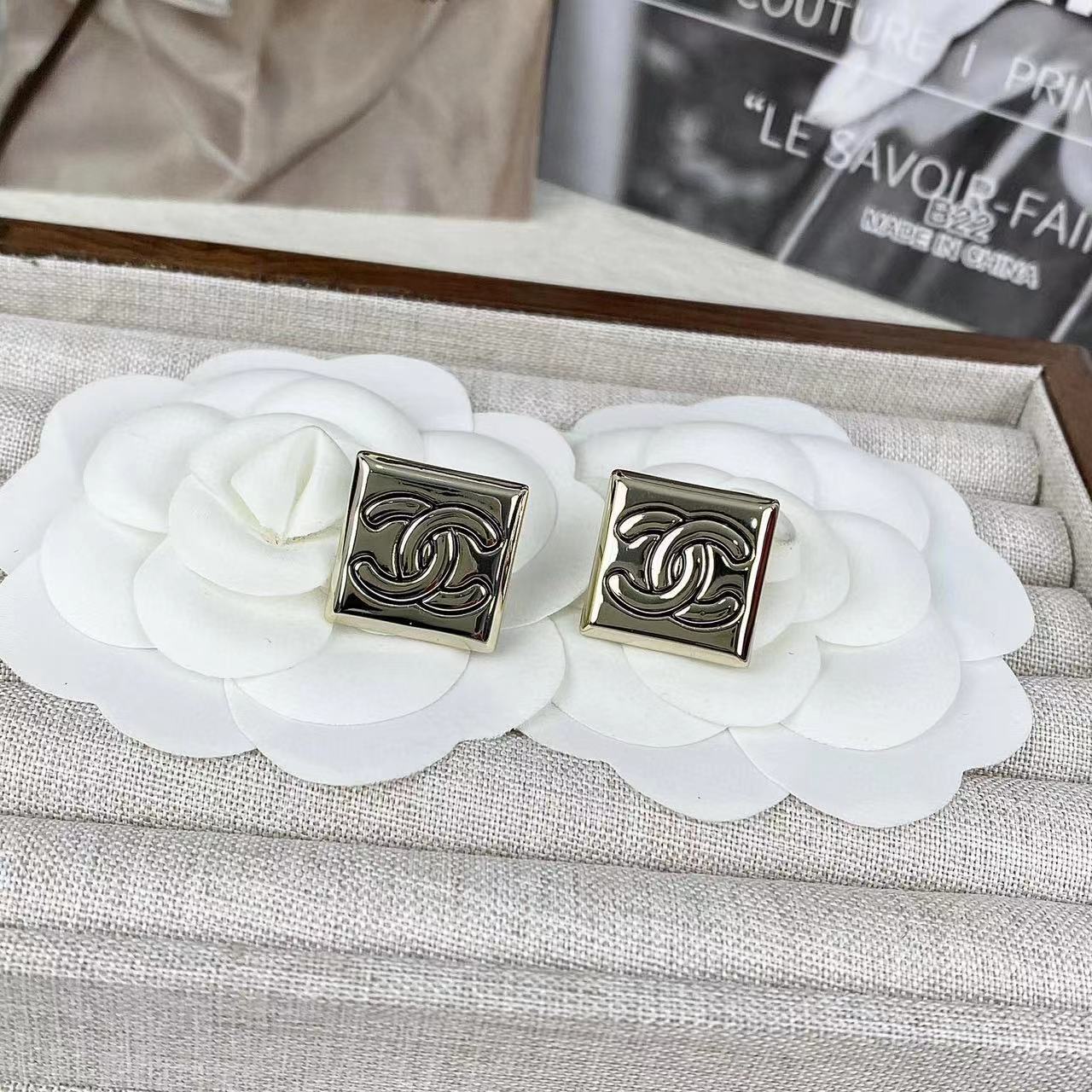CHANE1 ダブルC スクエア スタッド ピアス【50％割引+送料無料】