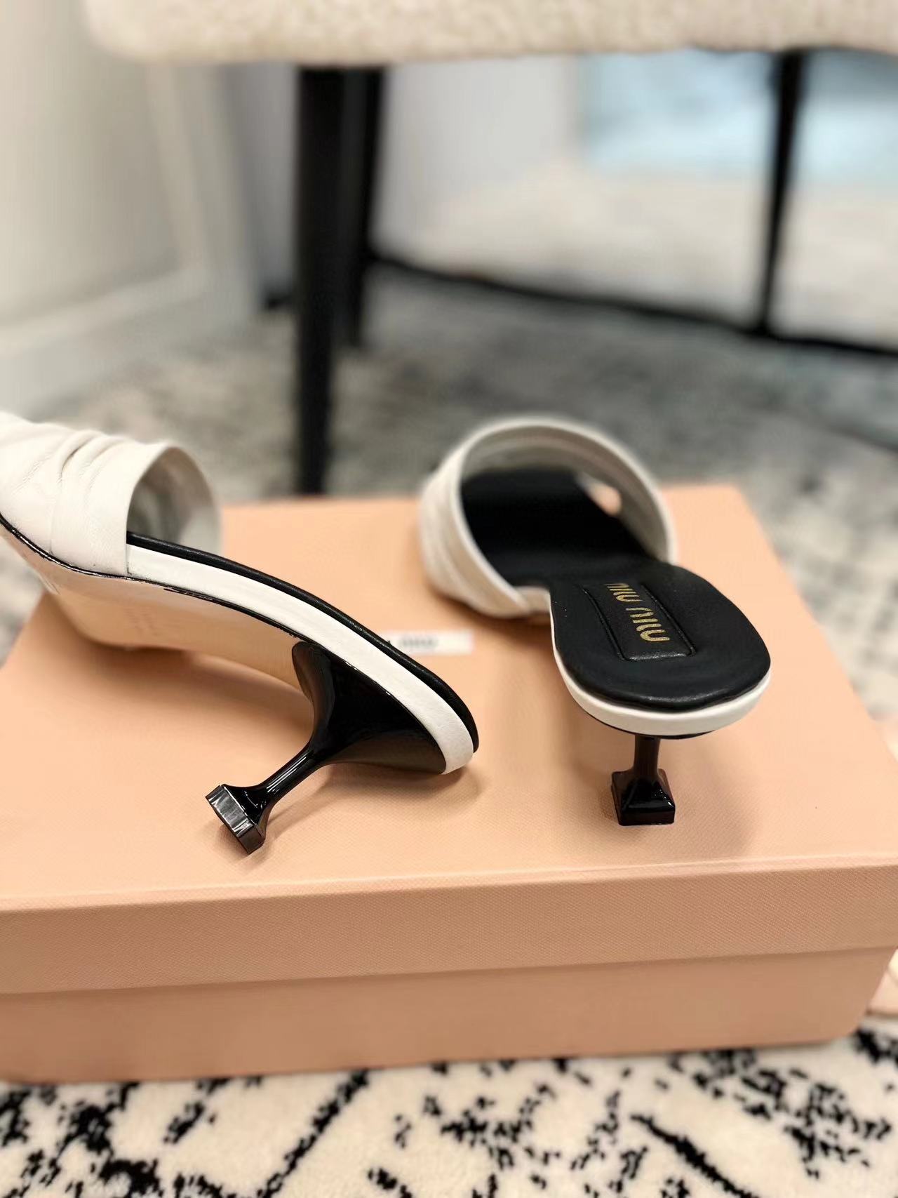 M1UM1U 高品質プリーツハイヒールスリッパ【50％割引+送料無料】