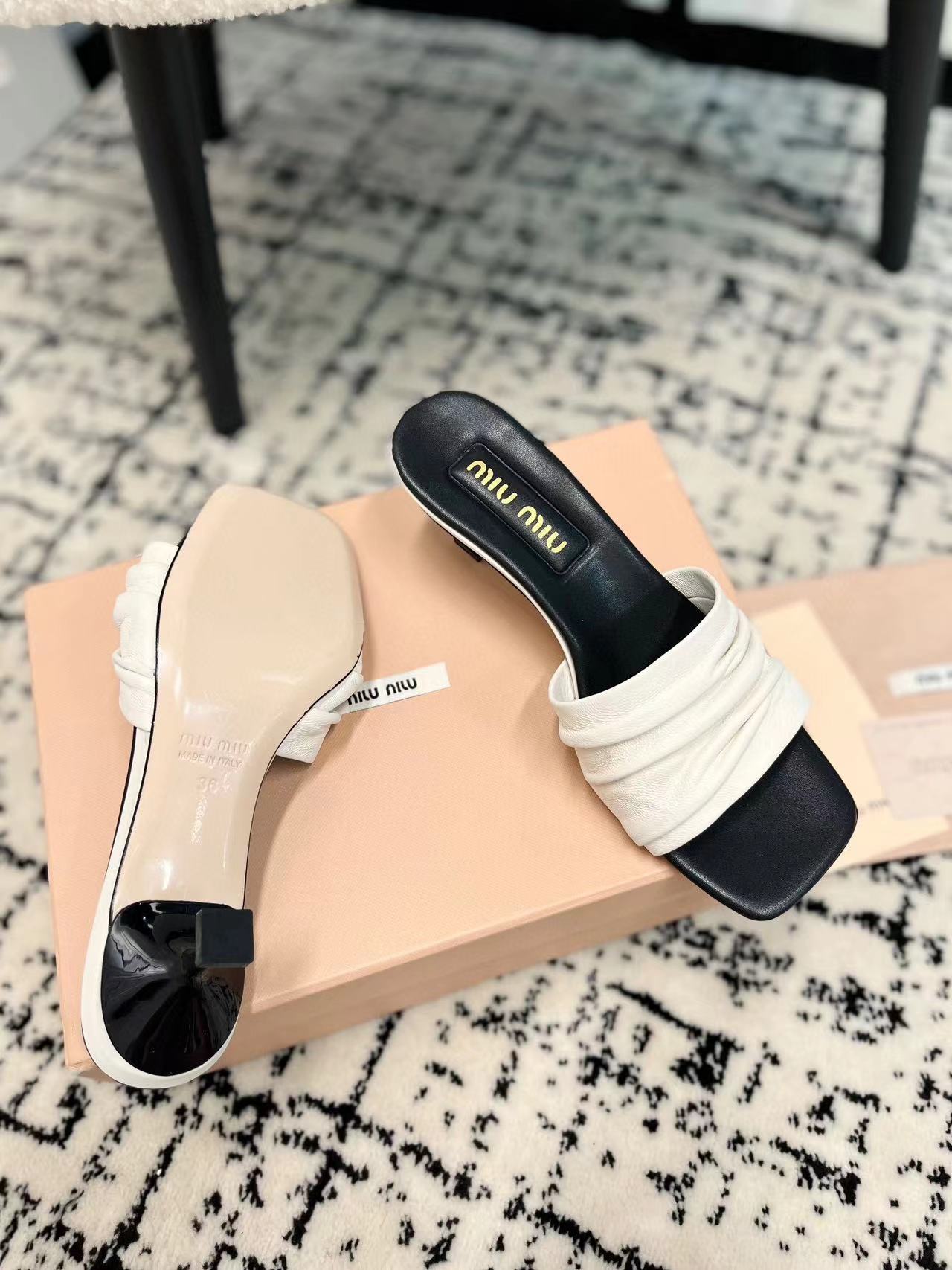 M1UM1U 高品質プリーツハイヒールスリッパ【50％割引+送料無料】