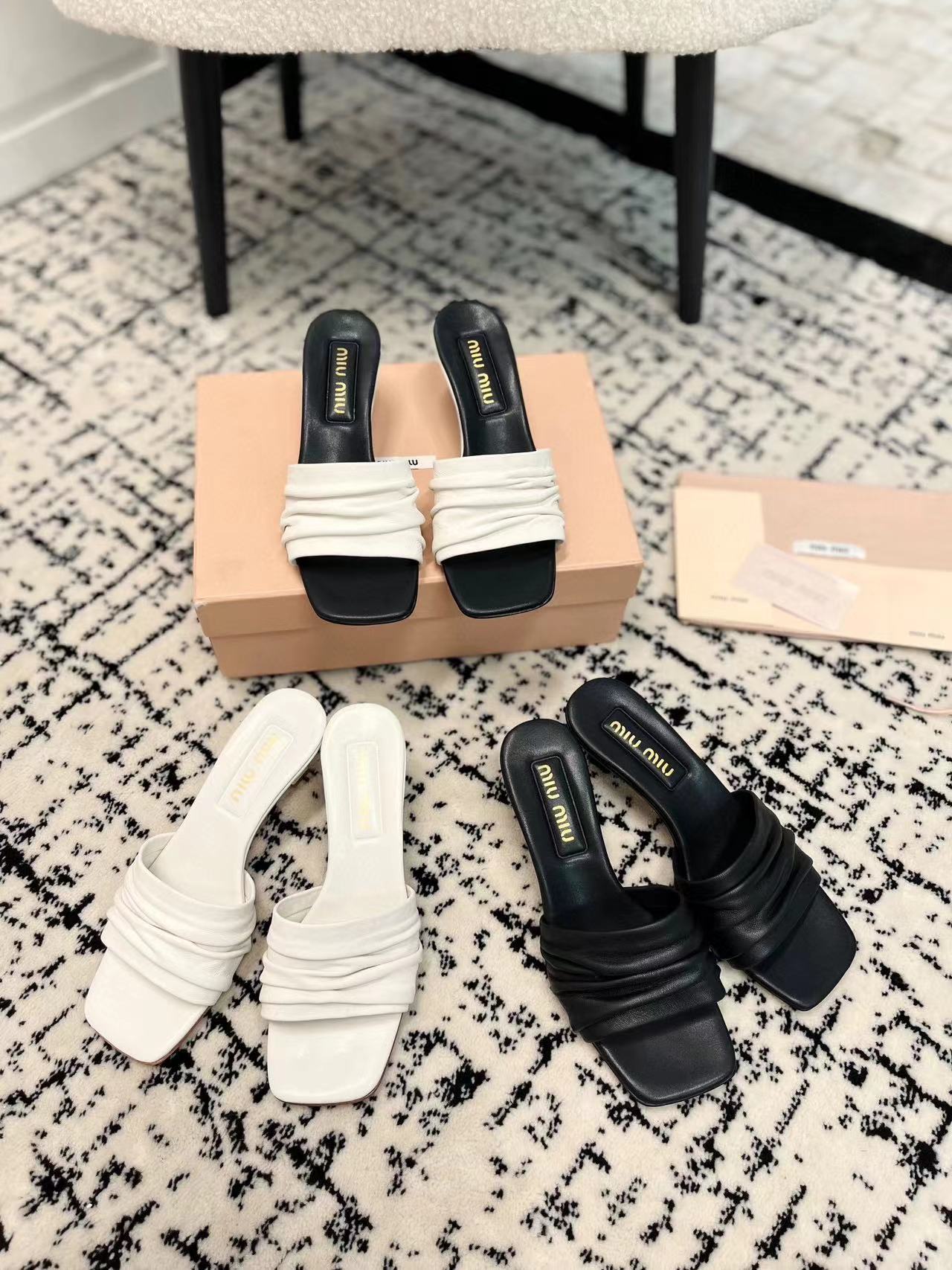 M1UM1U 高品質プリーツハイヒールスリッパ【50％割引+送料無料】