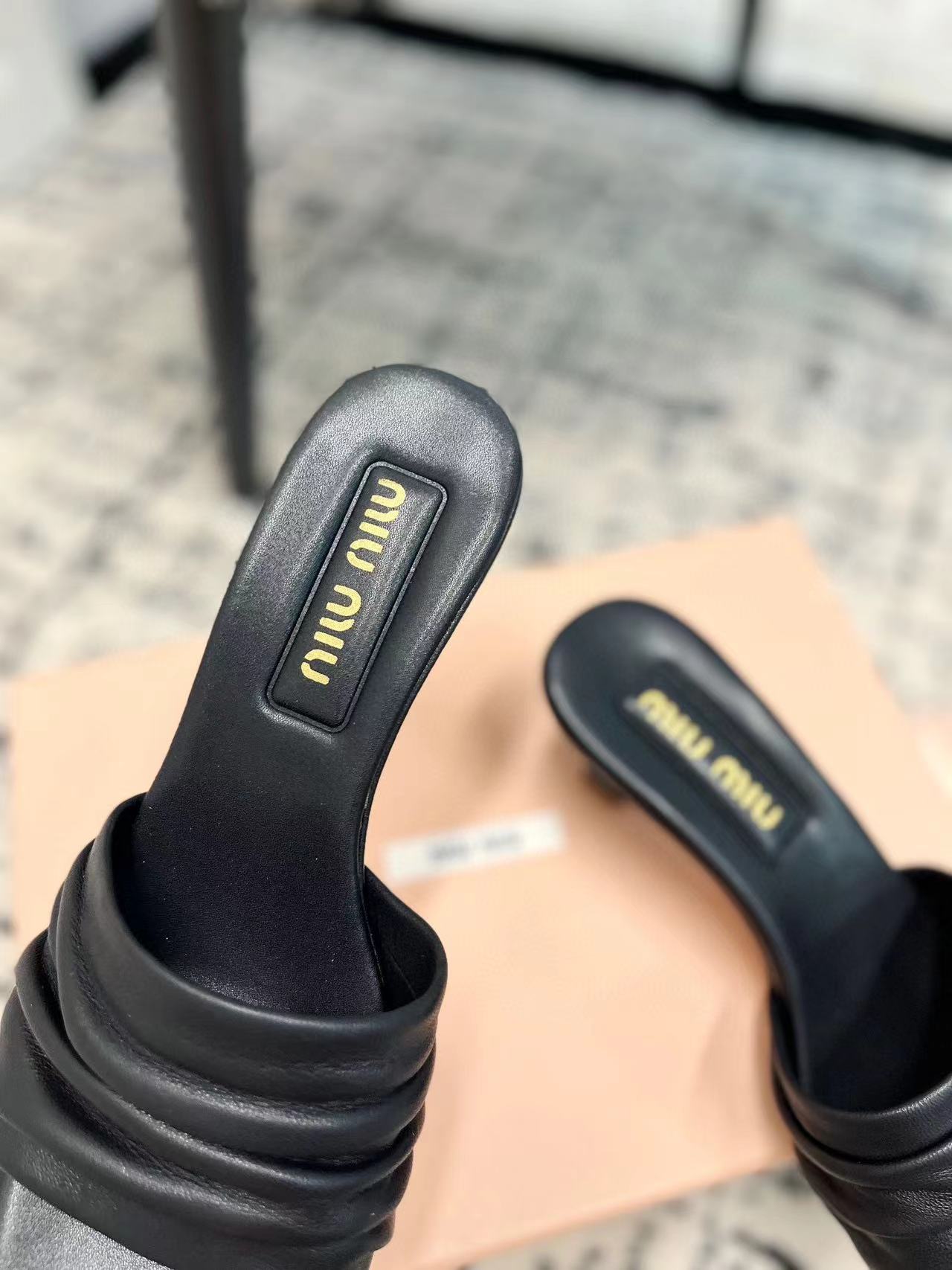 M1UM1U 高品質プリーツハイヒールスリッパ【50％割引+送料無料】