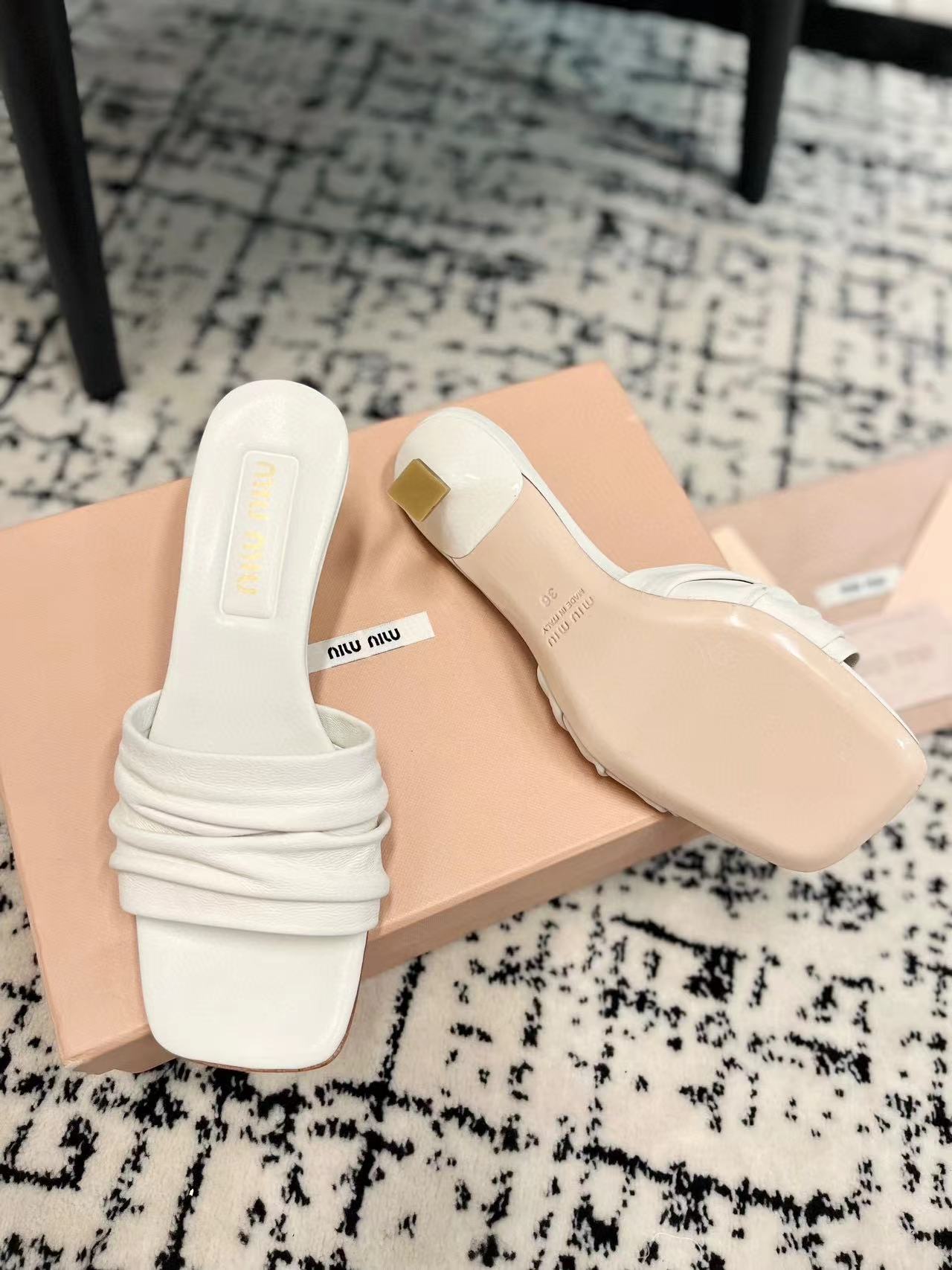 M1UM1U 高品質プリーツハイヒールスリッパ【50％割引+送料無料】