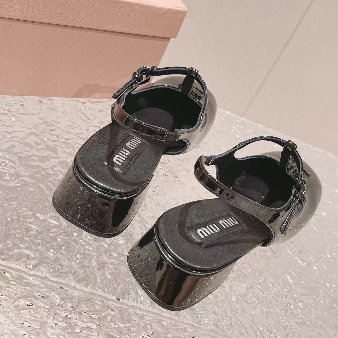 M1UM1U 高品質メリージェーン ローヒール【50％割引+送料無料】