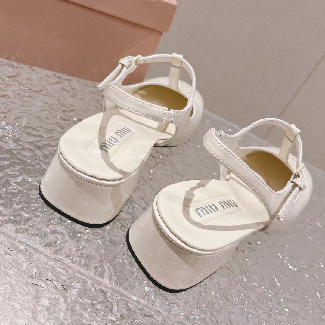 M1UM1U 高品質メリージェーン ローヒール【50％割引+送料無料】