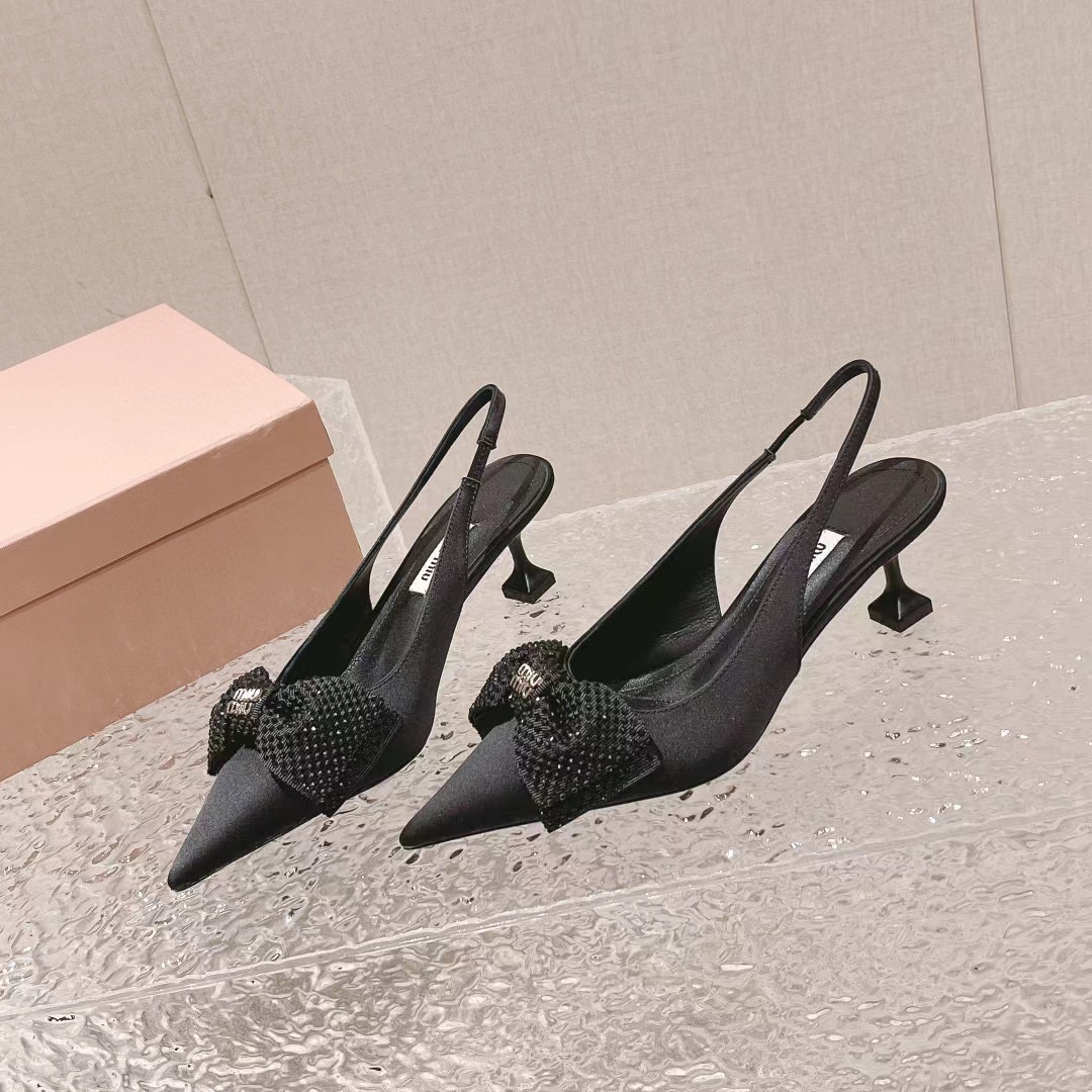 M1UM1U 高品質ポインテッドトゥボウハイヒール【50％割引+送料無料】