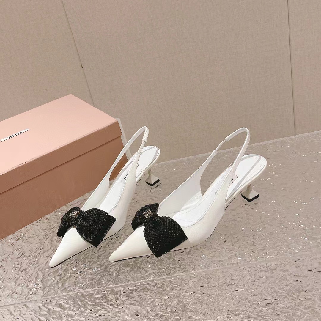 M1UM1U 高品質ポインテッドトゥボウハイヒール【50％割引+送料無料】