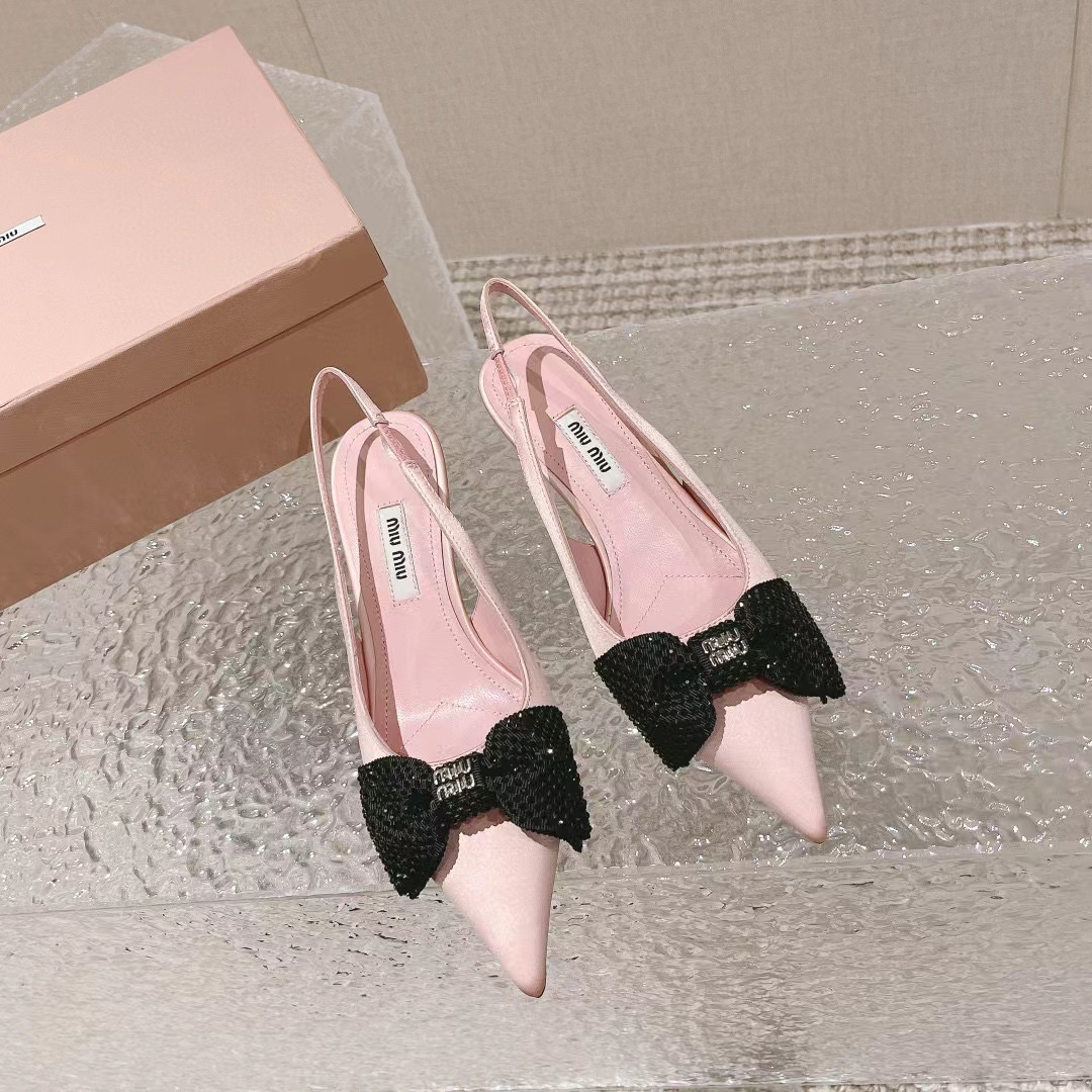 M1UM1U 高品質ポインテッドトゥボウハイヒール【50％割引+送料無料】