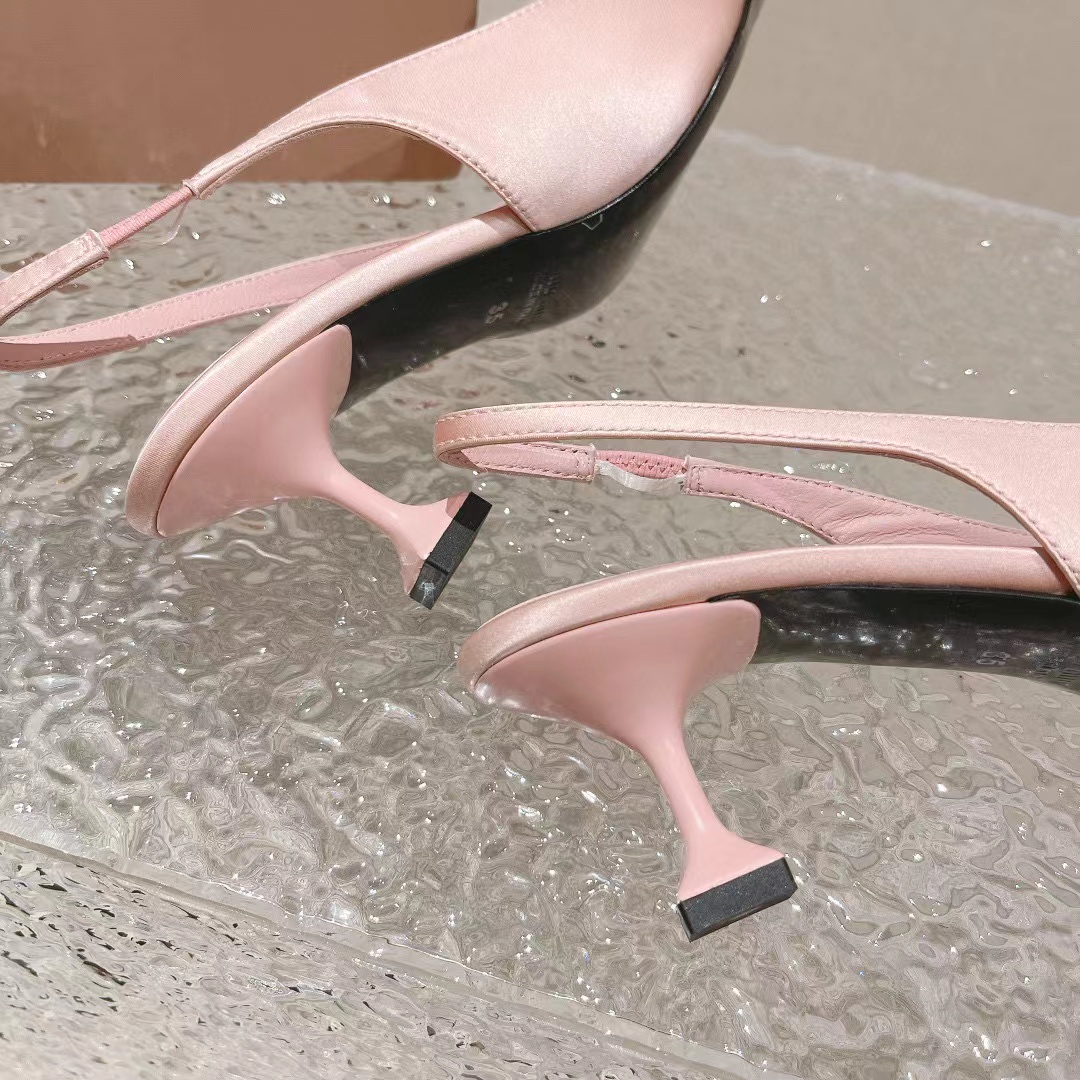 M1UM1U 高品質ポインテッドトゥボウハイヒール【50％割引+送料無料】