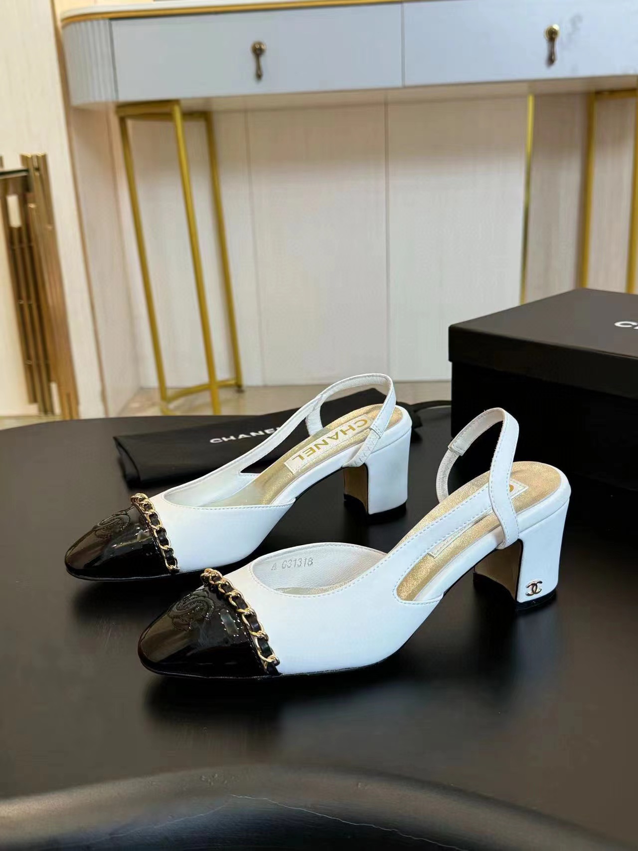 CHANE1 高品質カラーブロック ダブル C ロゴ ローヒール サンダル【50％割引+送料無料】