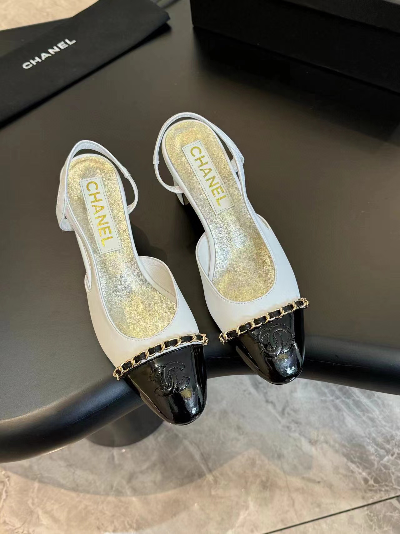 CHANE1 高品質カラーブロック ダブル C ロゴ ローヒール サンダル【50％割引+送料無料】