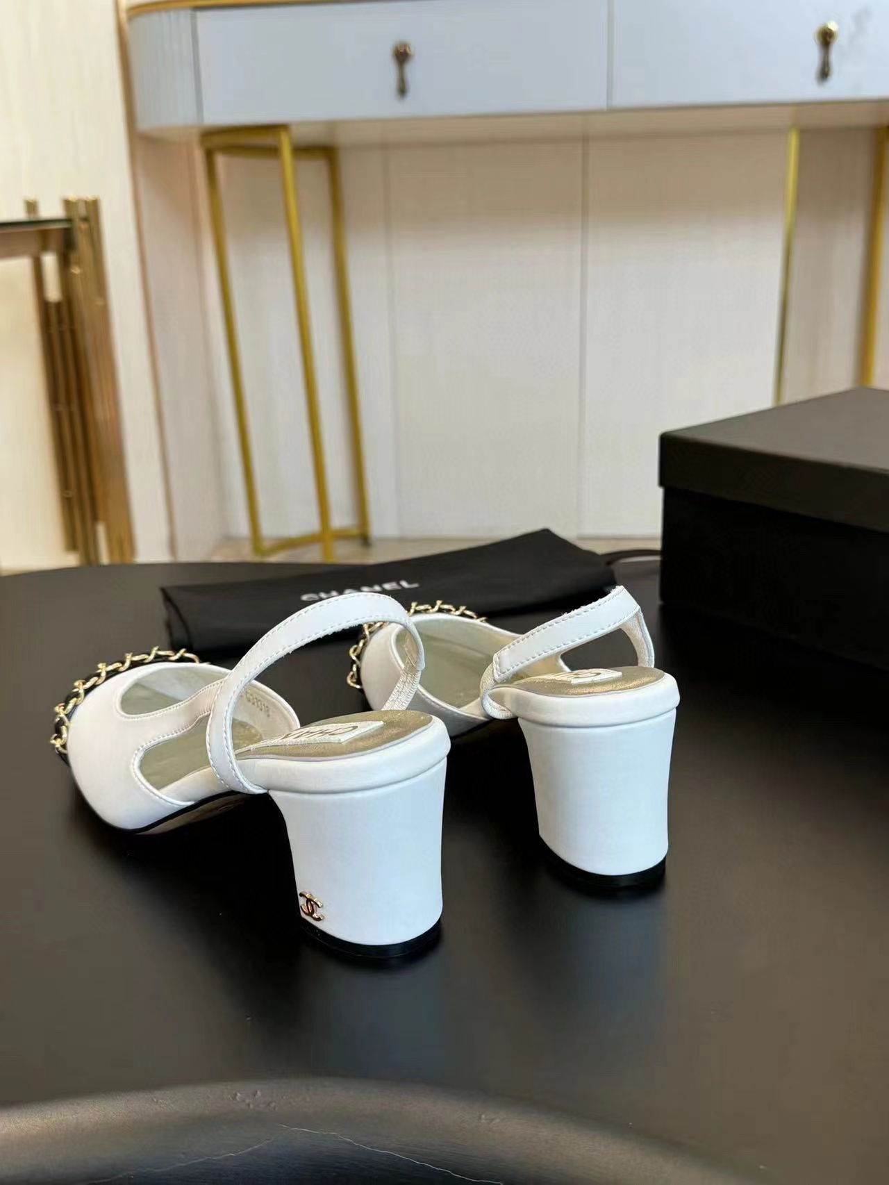 CHANE1 高品質カラーブロック ダブル C ロゴ ローヒール サンダル【50％割引+送料無料】