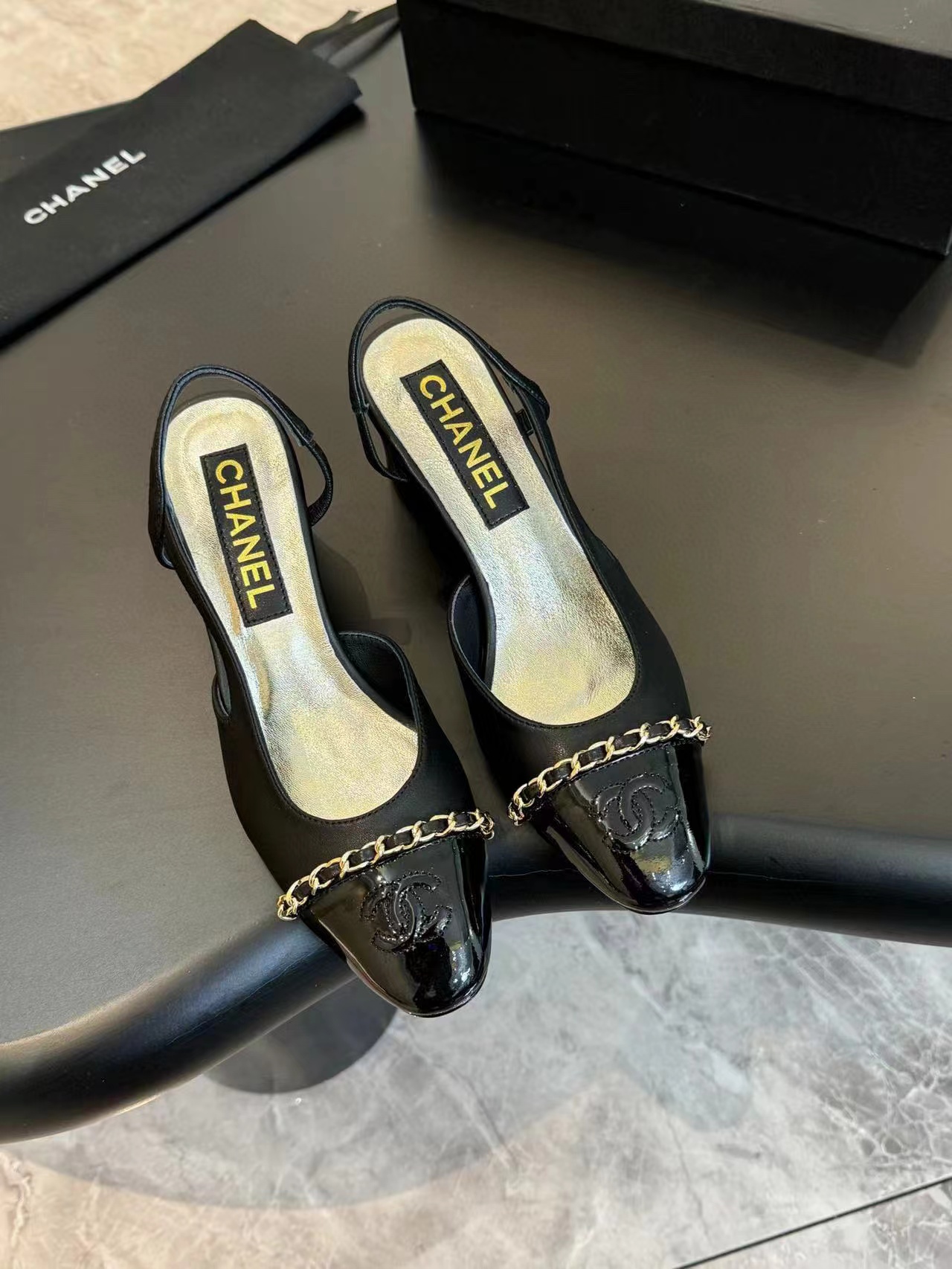 CHANE1 高品質カラーブロック ダブル C ロゴ ローヒール サンダル【50％割引+送料無料】