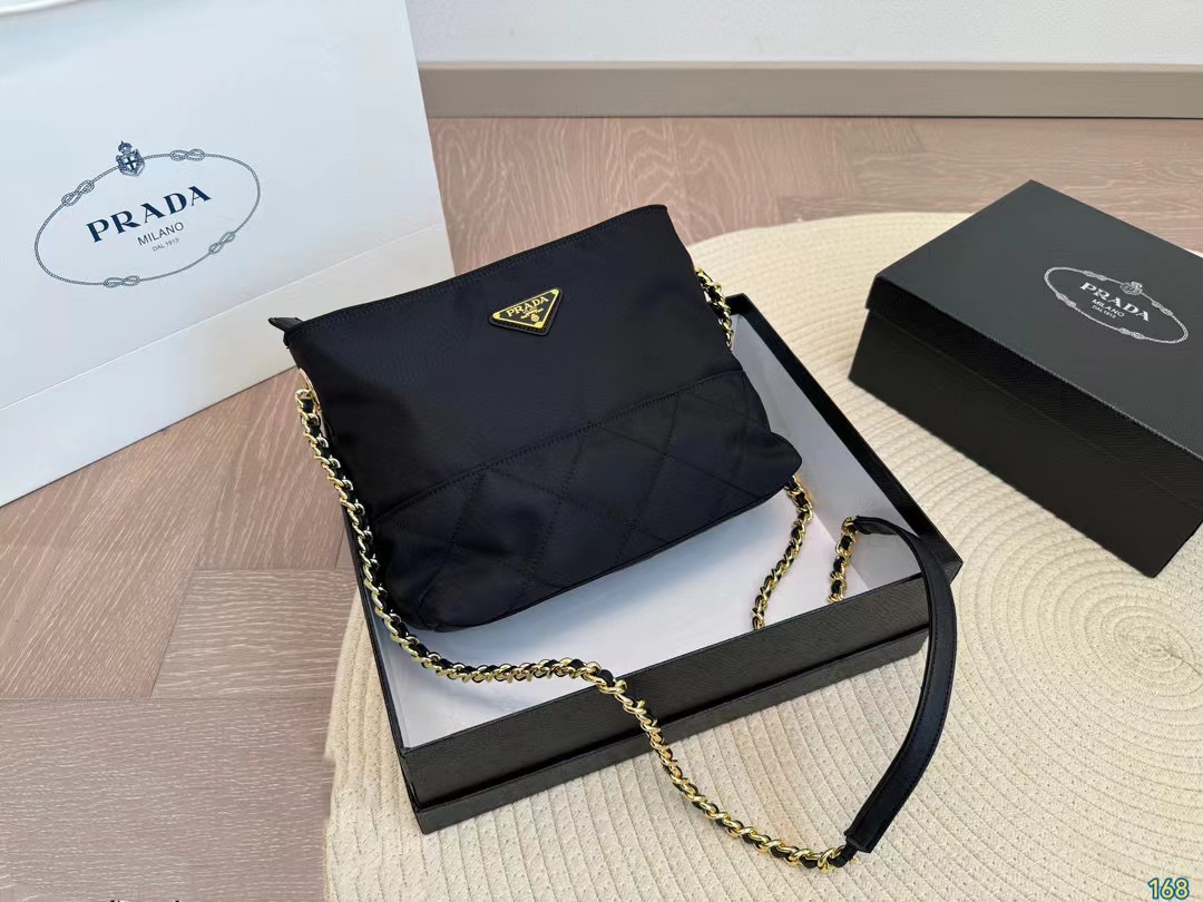 PR4DA チェーンナイロンクロスボディバッグ【50％割引+送料無料】