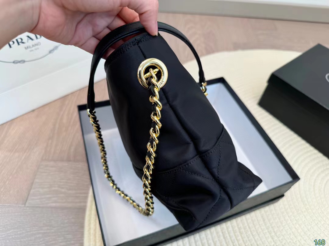 PR4DA チェーンナイロンクロスボディバッグ【50％割引+送料無料】