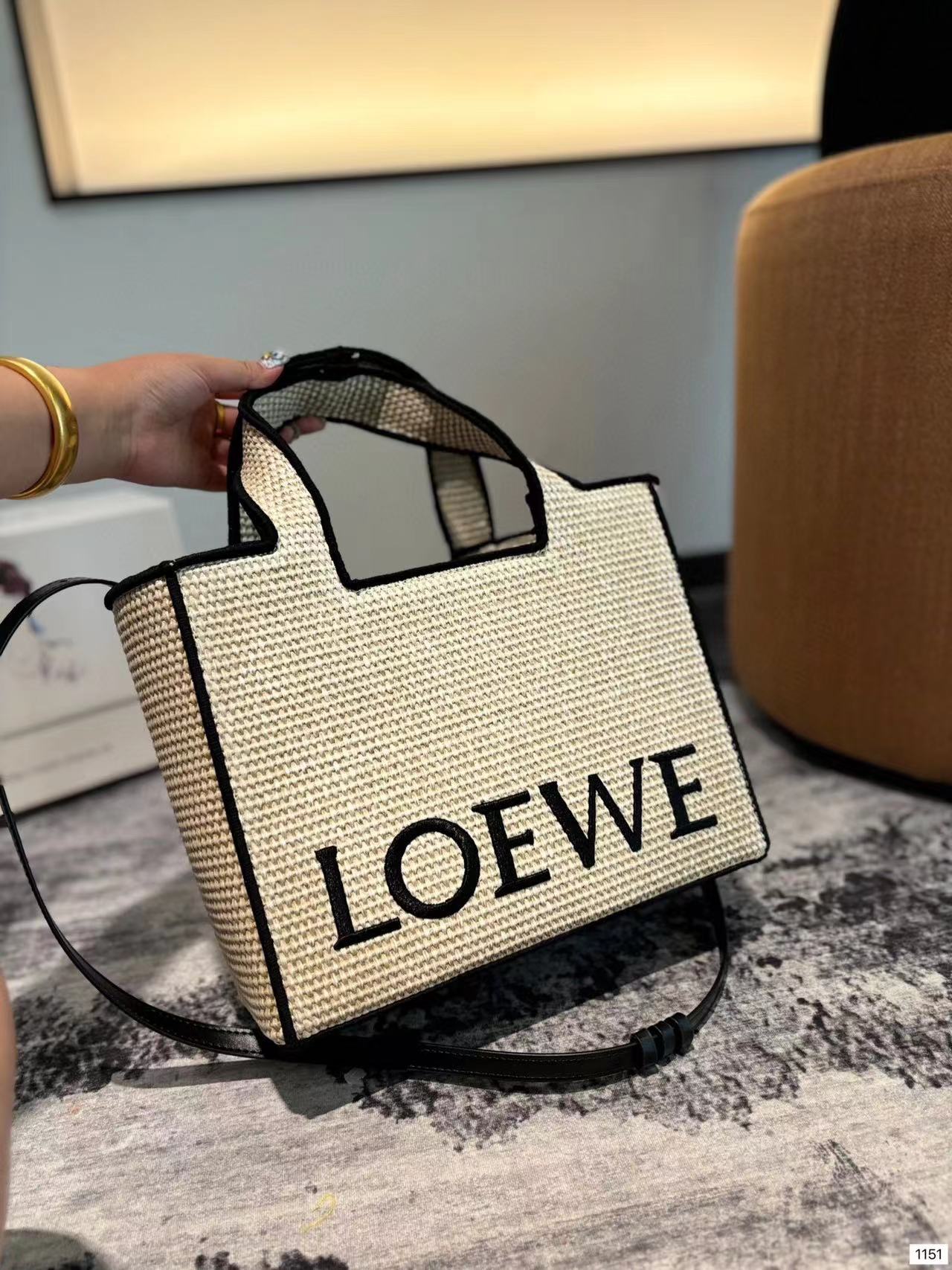 L0WEW 刺繍入りウーブントートバッグ【50％割引+送料無料】