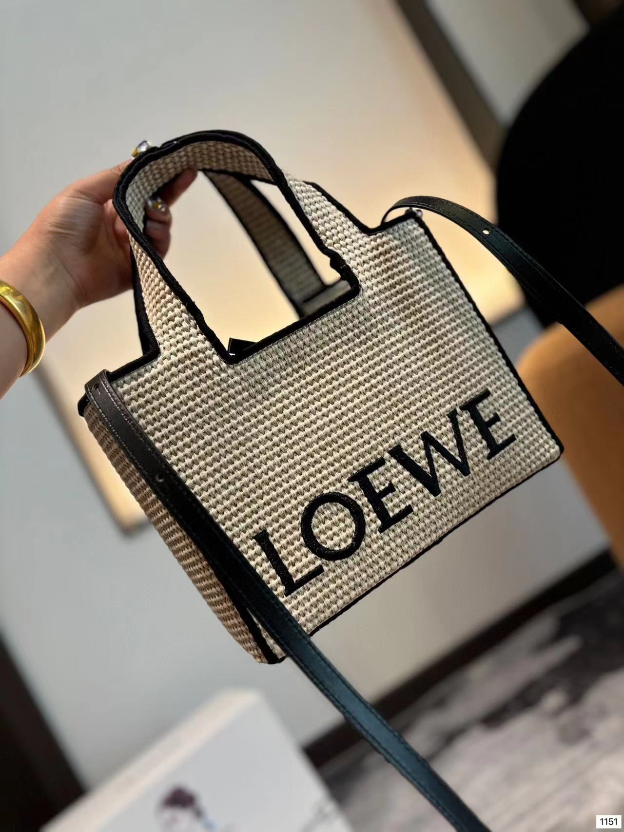 L0WEW 刺繍入りウーブントートバッグ【50％割引+送料無料】