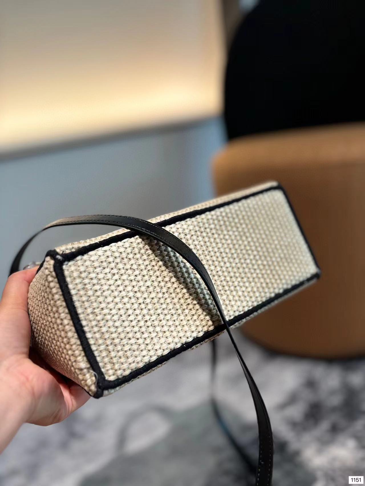 L0WEW 刺繍入りウーブントートバッグ【50％割引+送料無料】