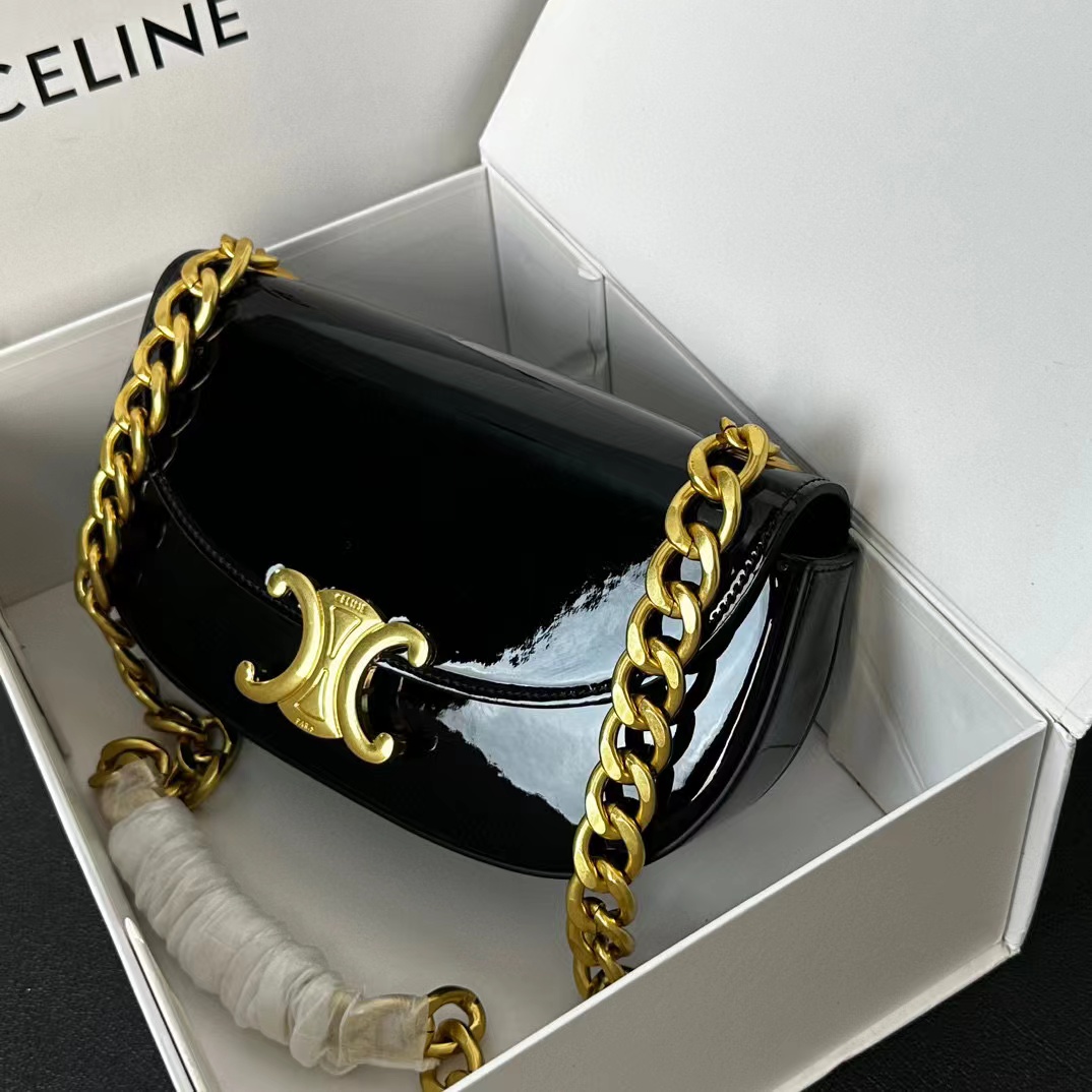 CEL1NE パテントレザー チェーン ハーフムーン バッグ【50％割引+送料無料】