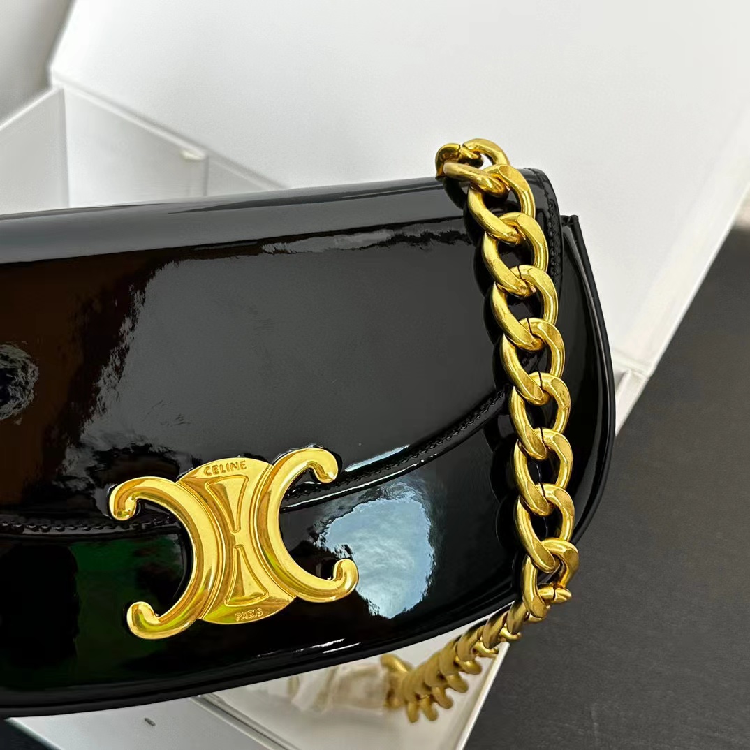CEL1NE パテントレザー チェーン ハーフムーン バッグ【50％割引+送料無料】