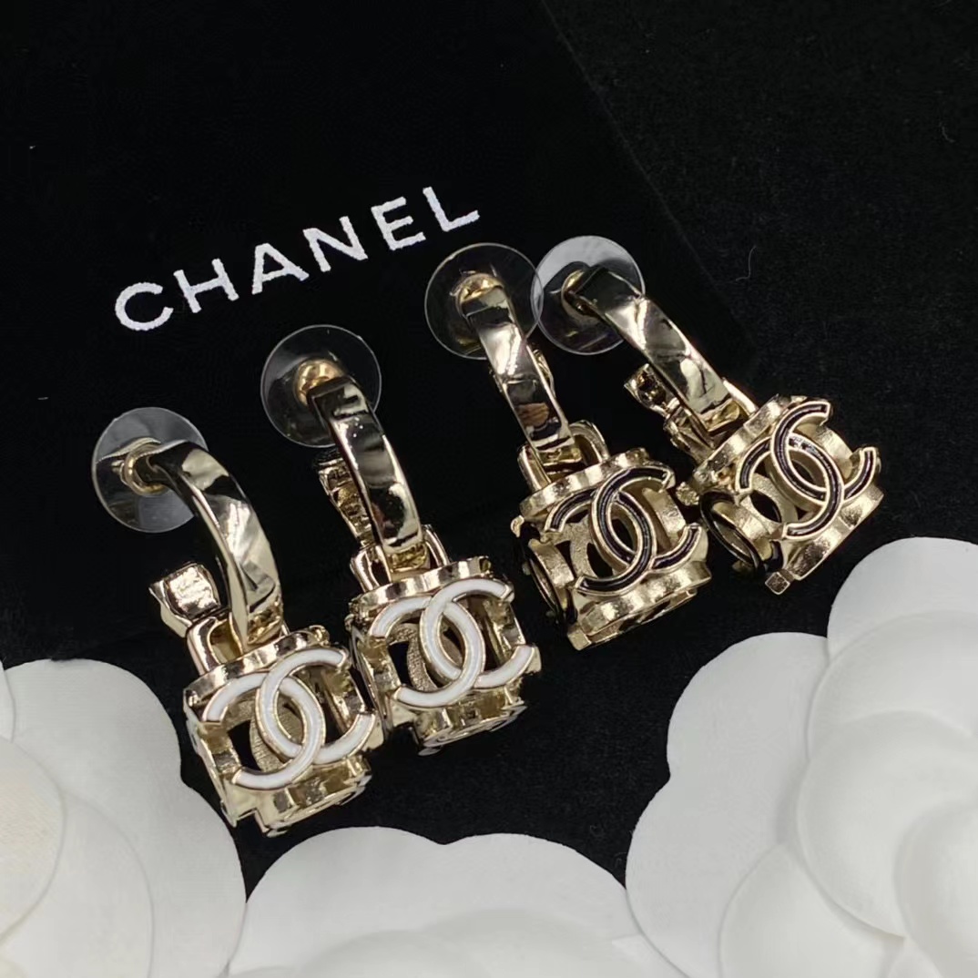 CHANE1 ダブルC スクエア スタッド ピアス【50％割引+送料無料】