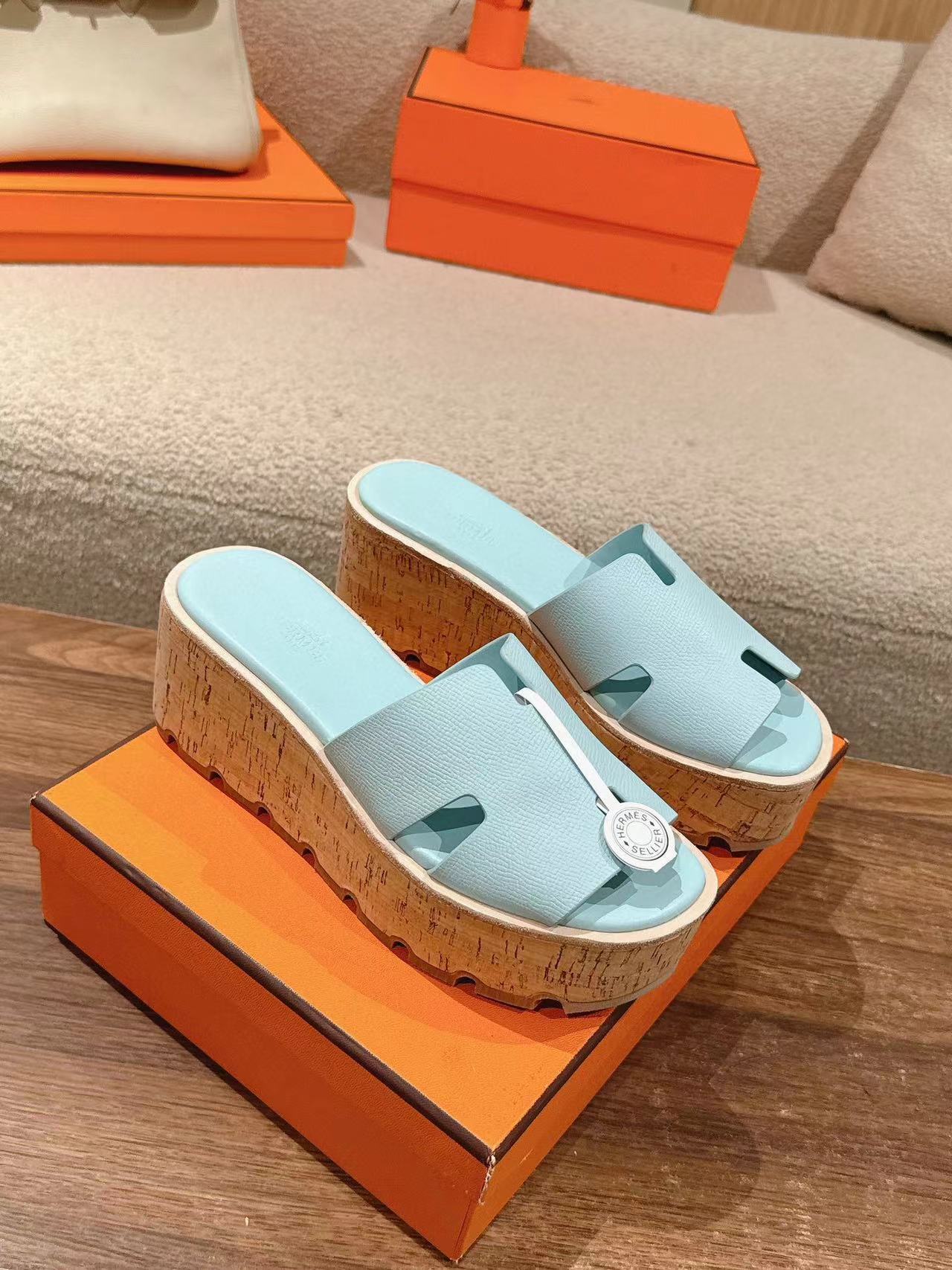 HERME5 高品質牛革厚底スリッパ【50％割引+送料無料】